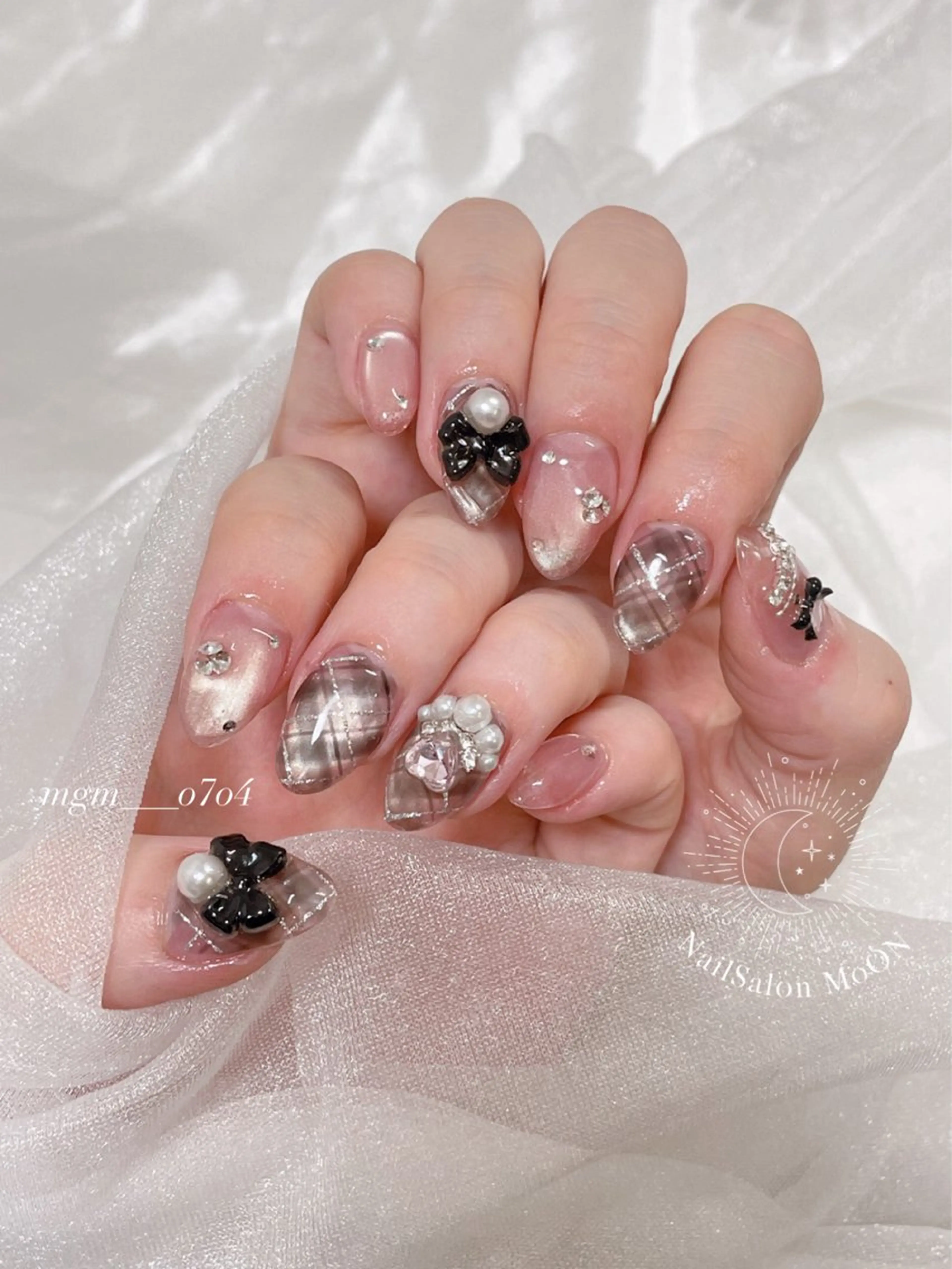 ハンドネイル ハンドケア MoON...❤︎ MeGuのネイルデザイン