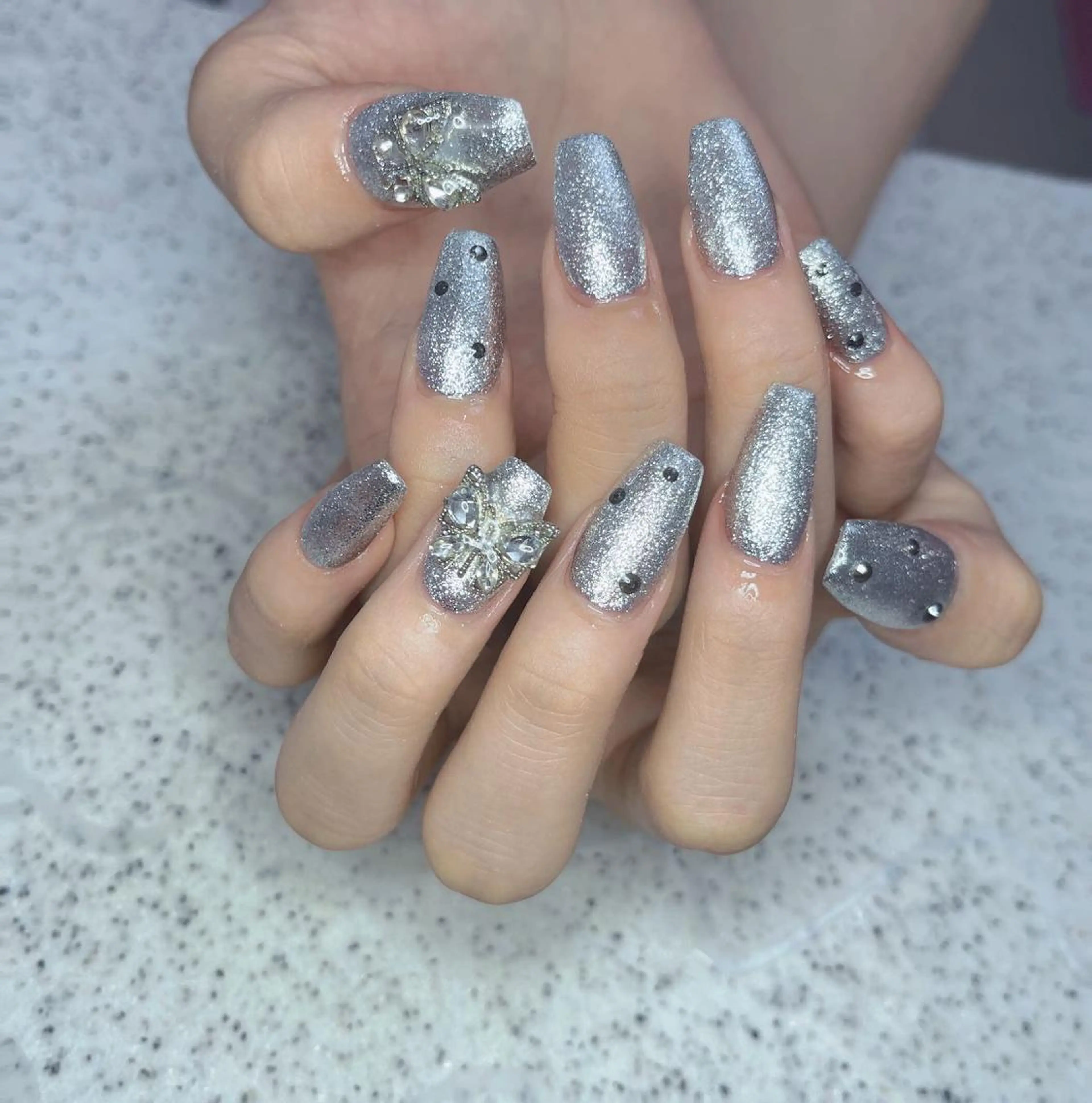 ネイル 長さ出し ネイルチップ Queens ciciのネイルデザイン