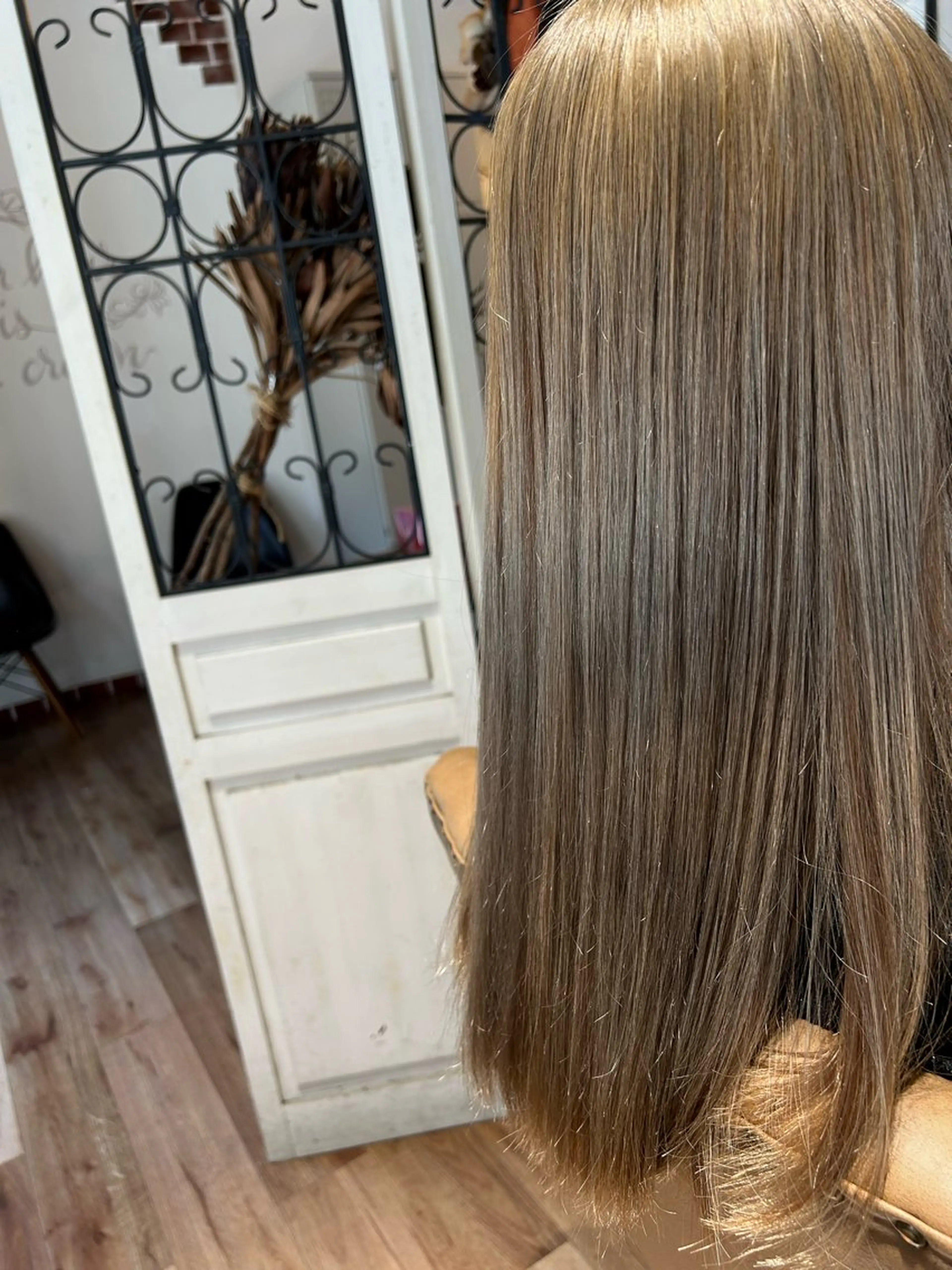 ロング 巽 愛夏のヘアスタイル