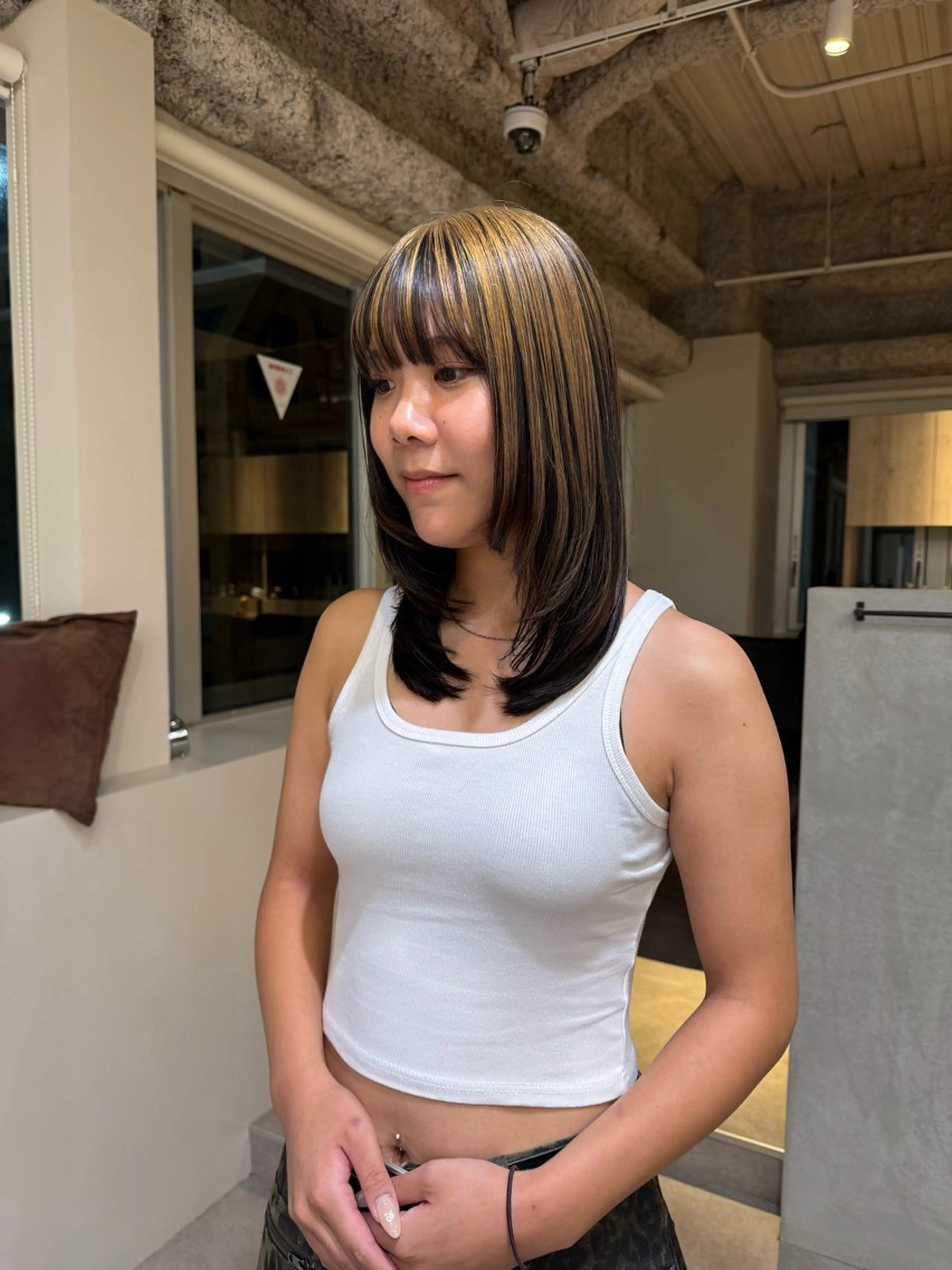 セミロング SARA 【大阪梅田】のヘアスタイル