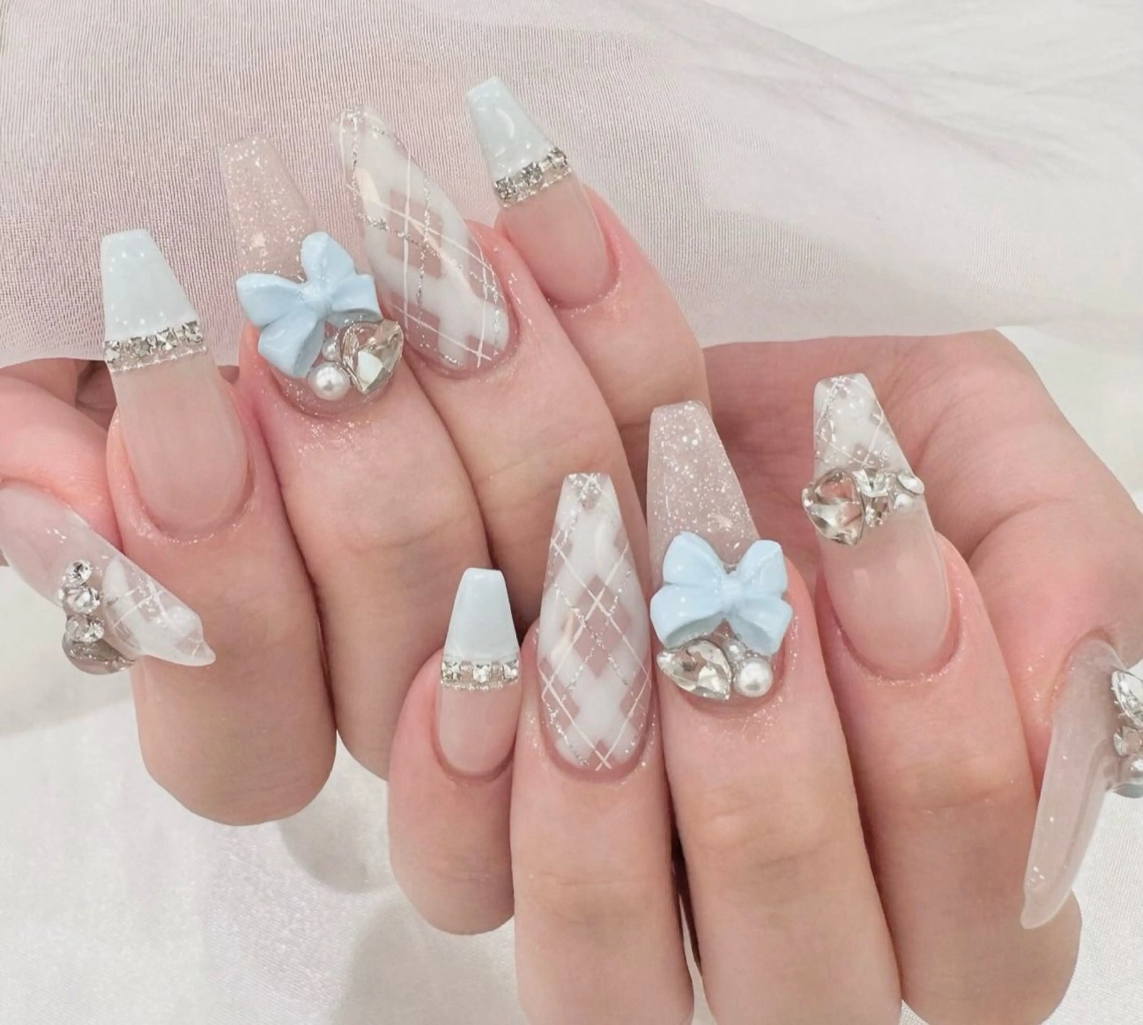 ネイル アートネイル グラデーション キラキラネイル ニュアンスネイル オフィスネイル Jenn Nail Salonのネイルデザイン