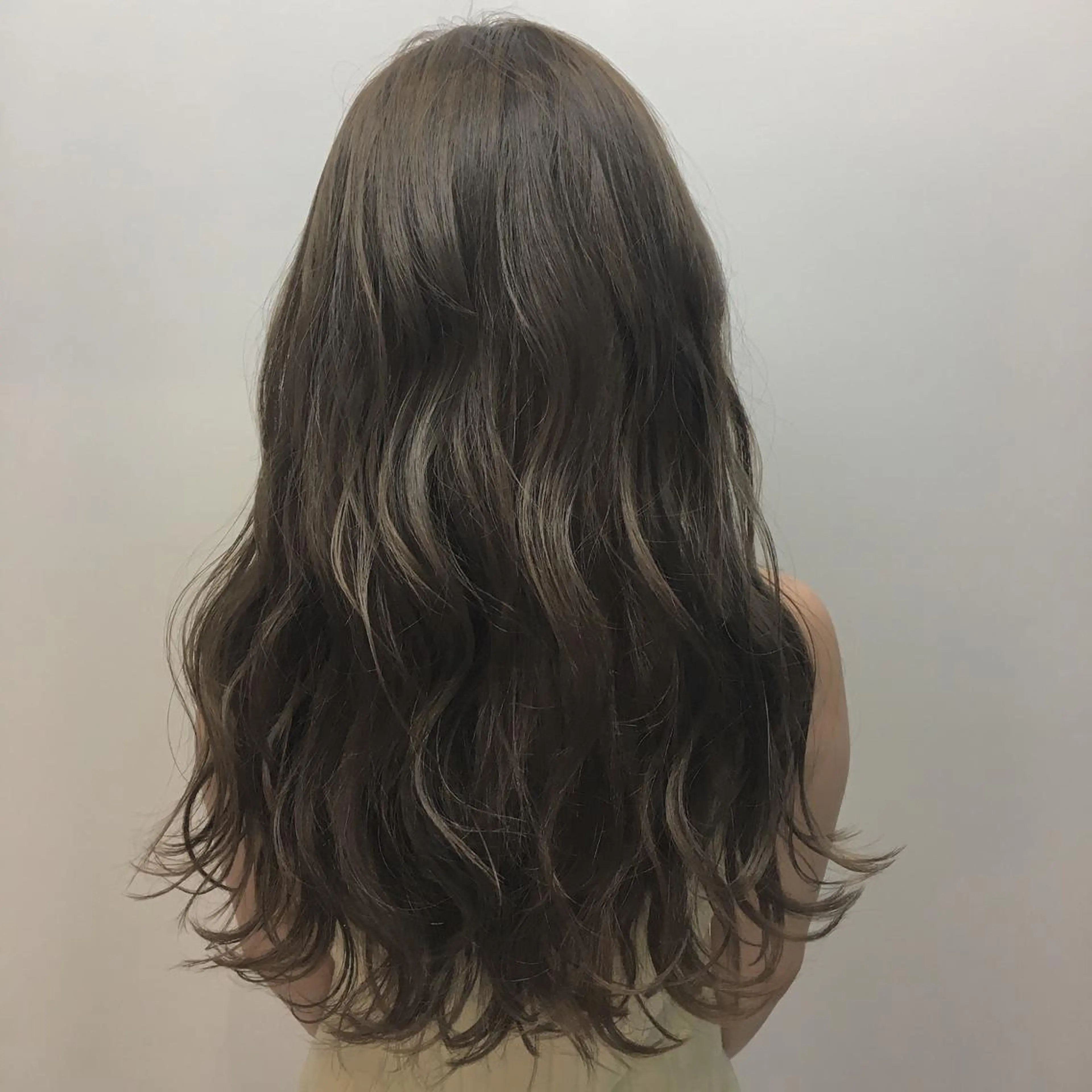 ロング ケリーズグリーン所属・艶髪 森田/嵩士のヘアスタイル