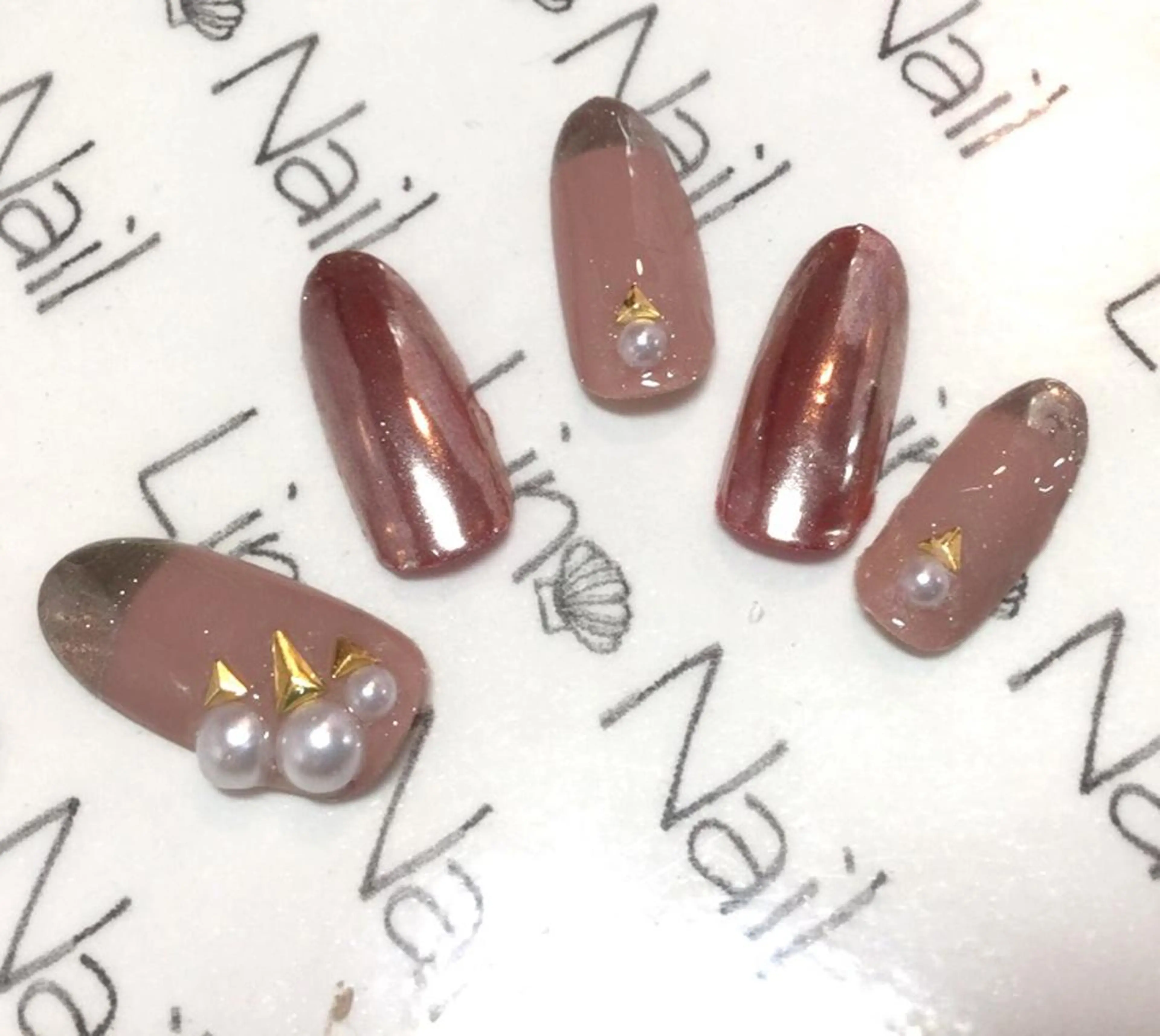 ショート ミディアム セミロング ネイル マツエク・マツパ キラキラネイル ミラーネイル Lino Nail sekitomiのネイルデザイン