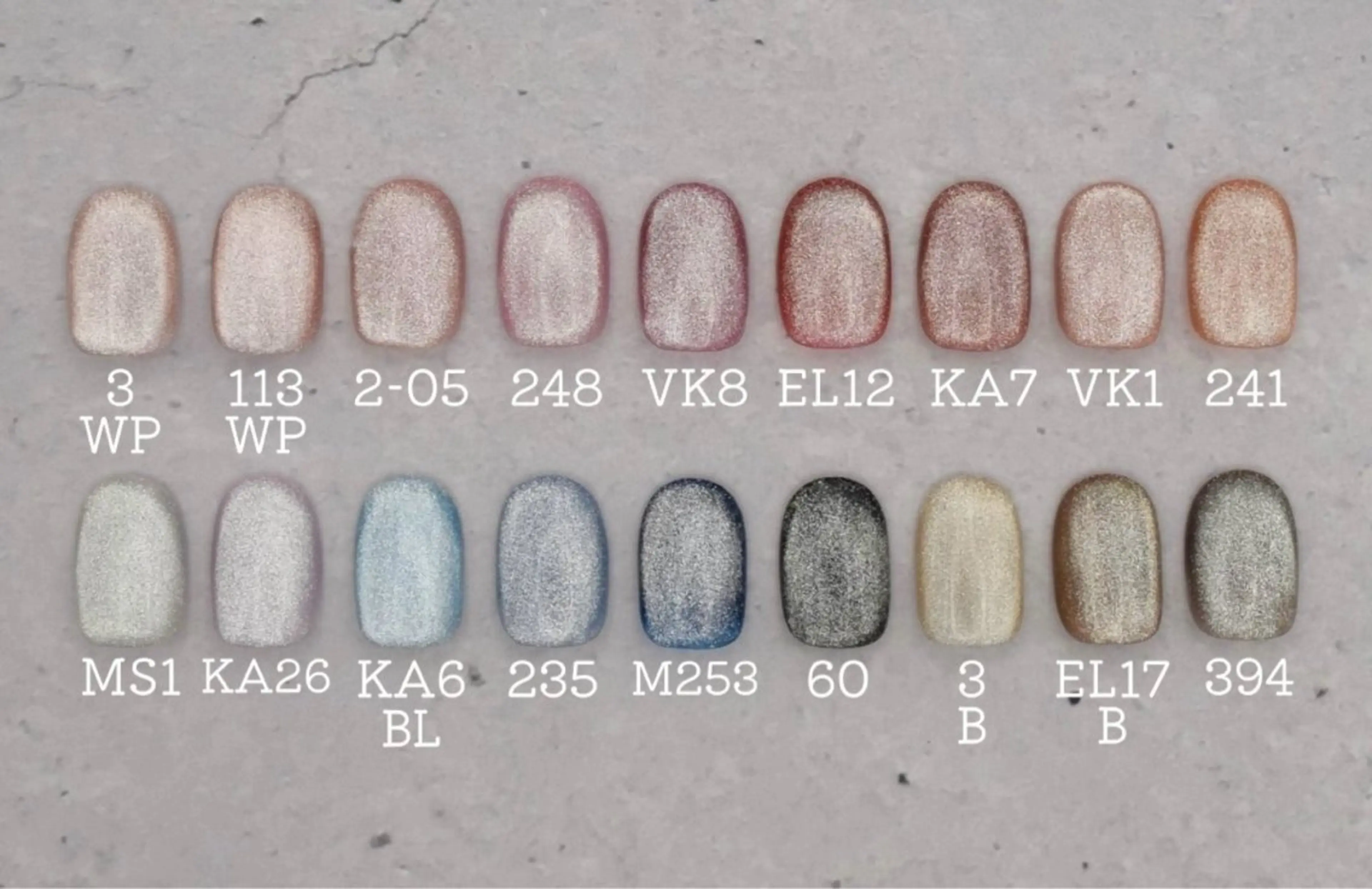 ネイル マグネットネイル ゆら 練習生💅🏻のネイルデザイン