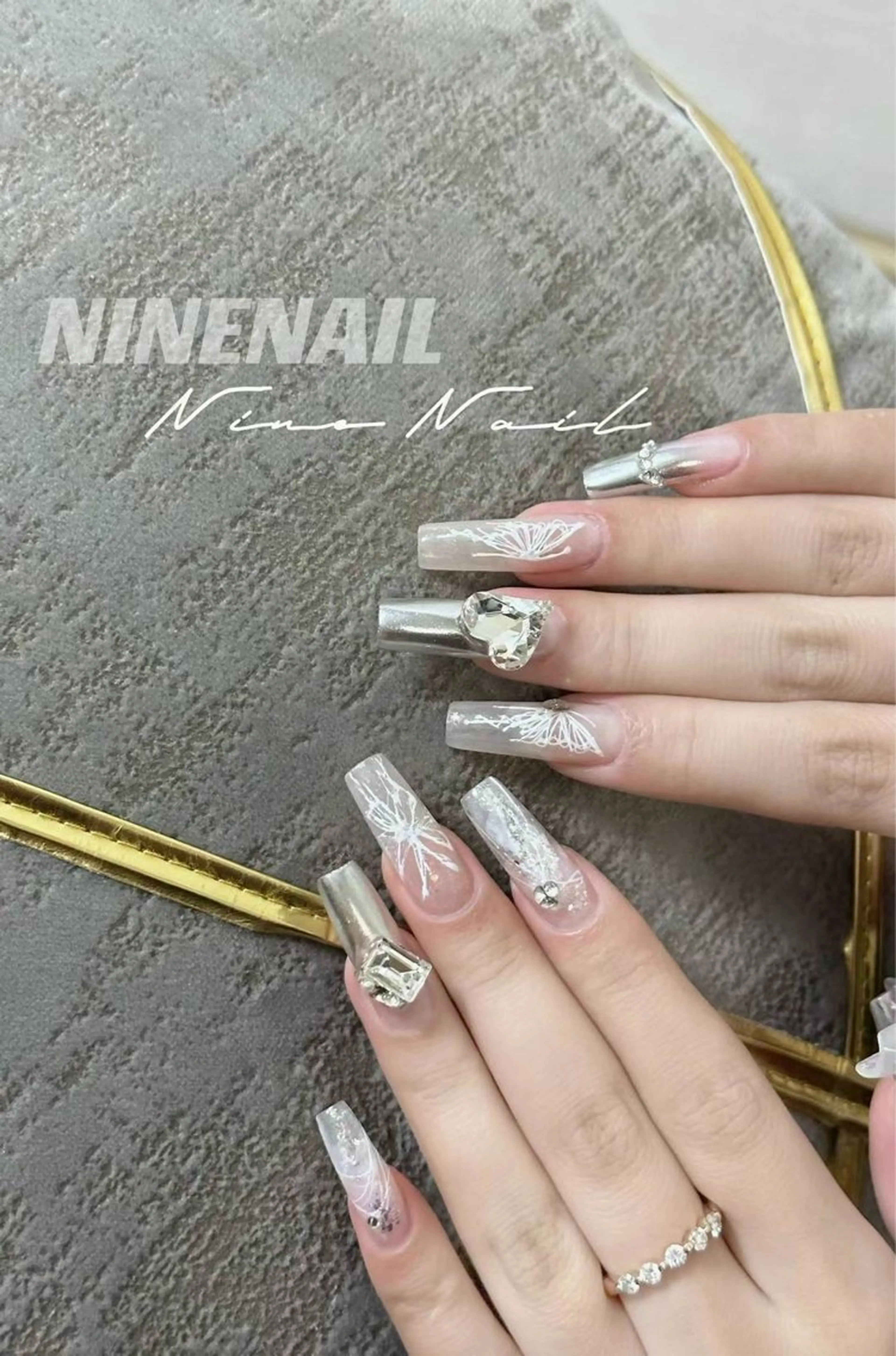 ネイル ハンドネイル AngelChris ビューティーサロンのネイルデザイン