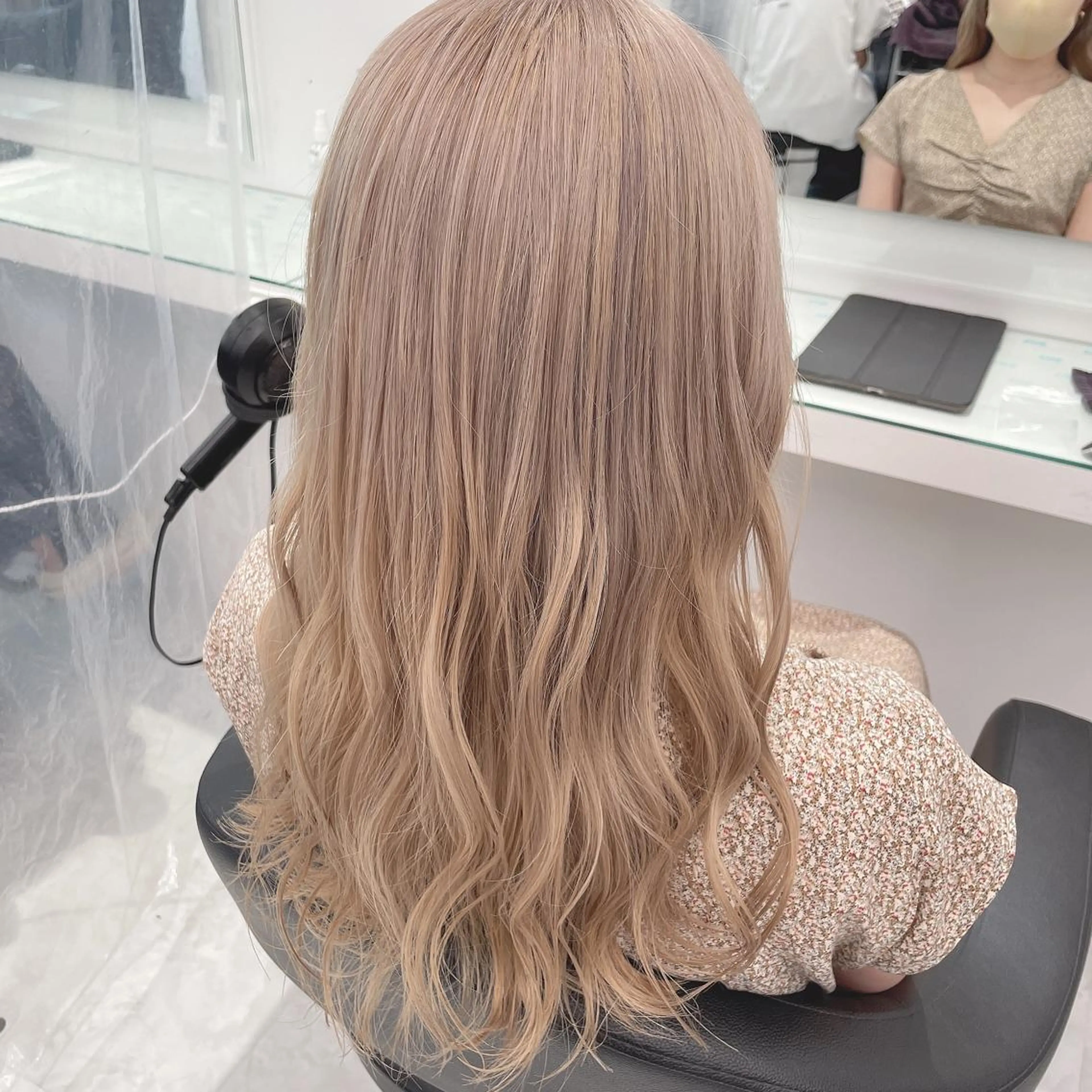 ロング カラー ヘアカラー 💗🤍透明感カラー 🤍💗kanonのヘアスタイル