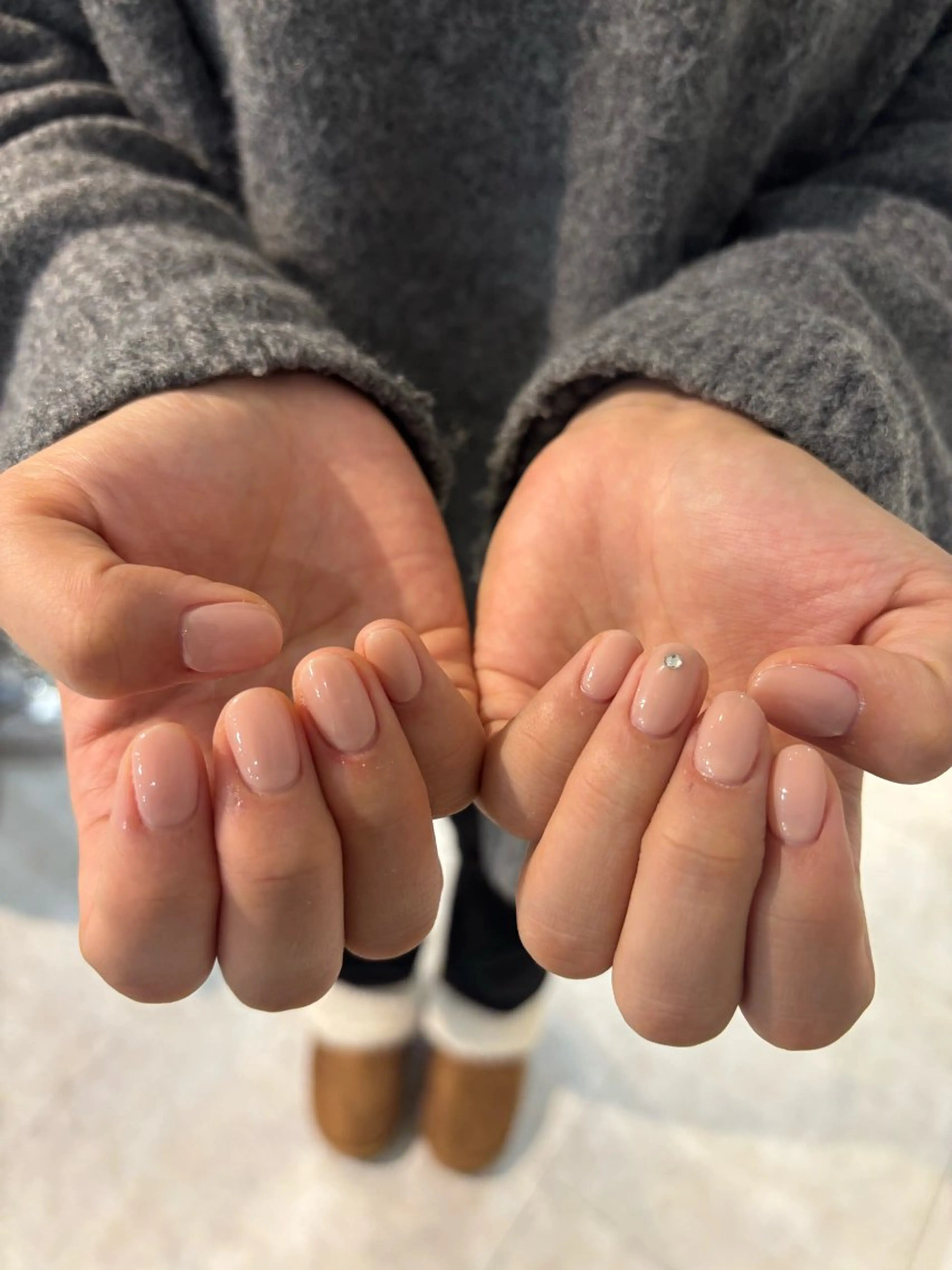 ネイル ストーンネイル ririka 🍀のネイルデザイン