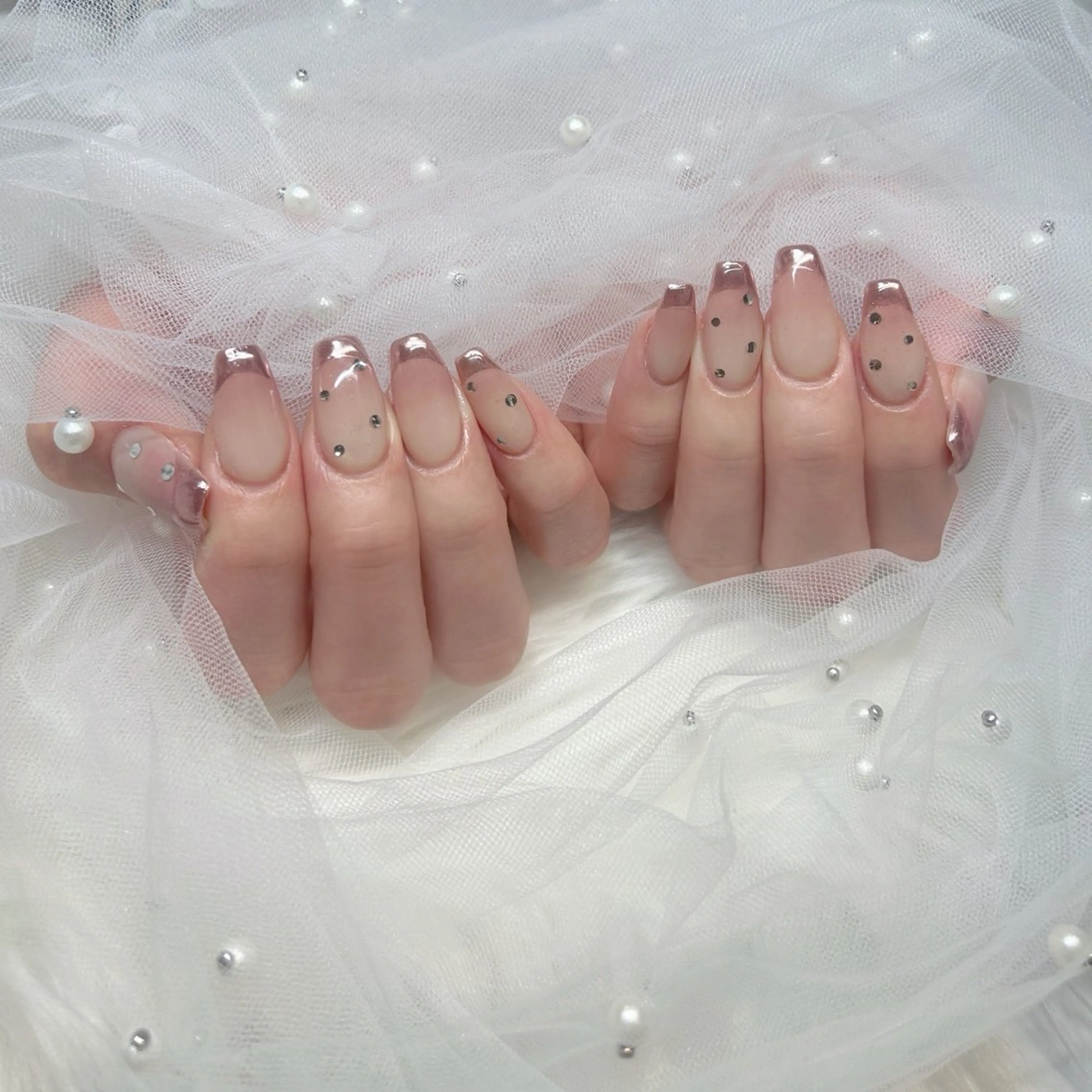 ネイル フレンチネイル グラデーション ミラーネイル Naru Kelinailのネイルデザイン