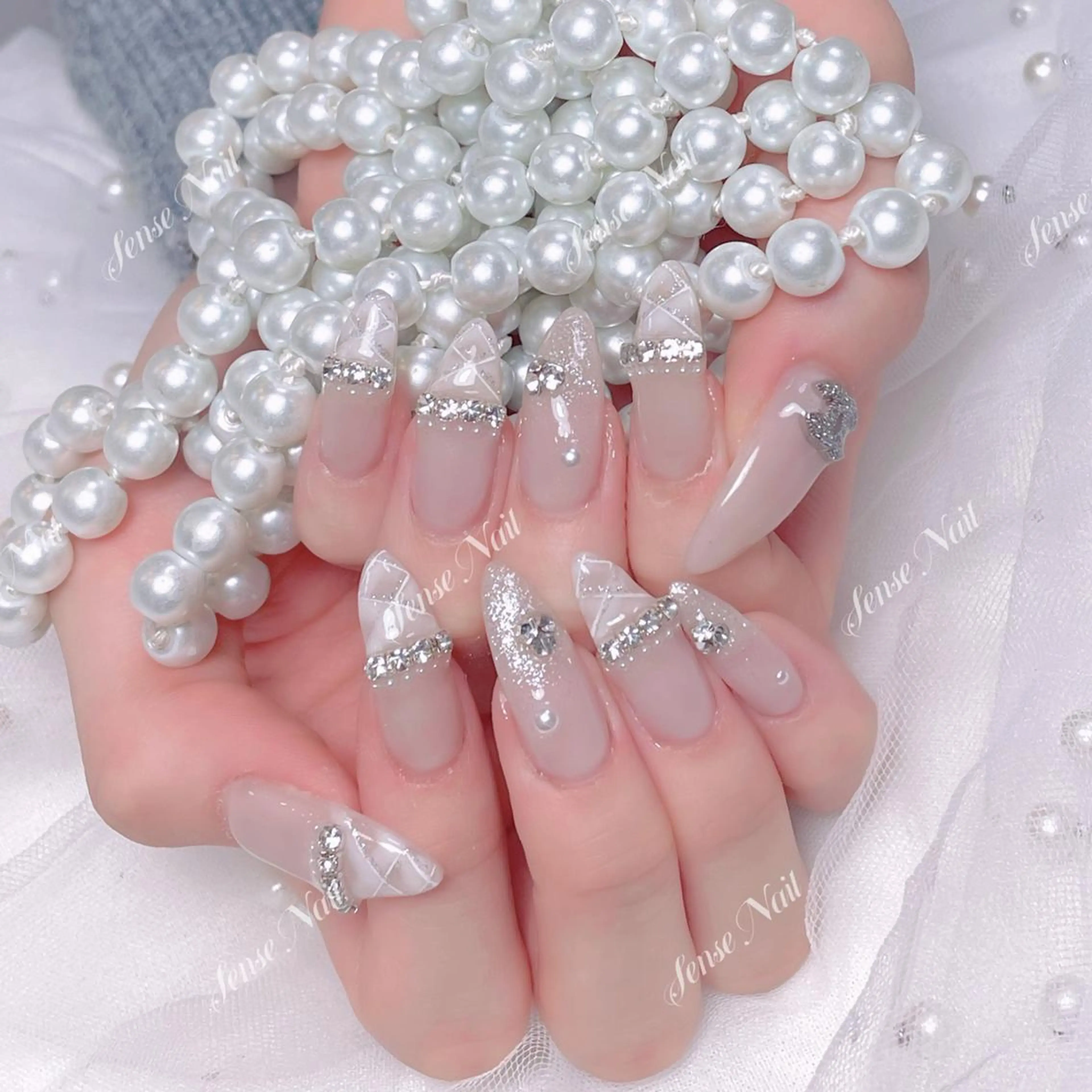 ネイル ハンドネイル ハンドケア Queening 🦋のネイルデザイン