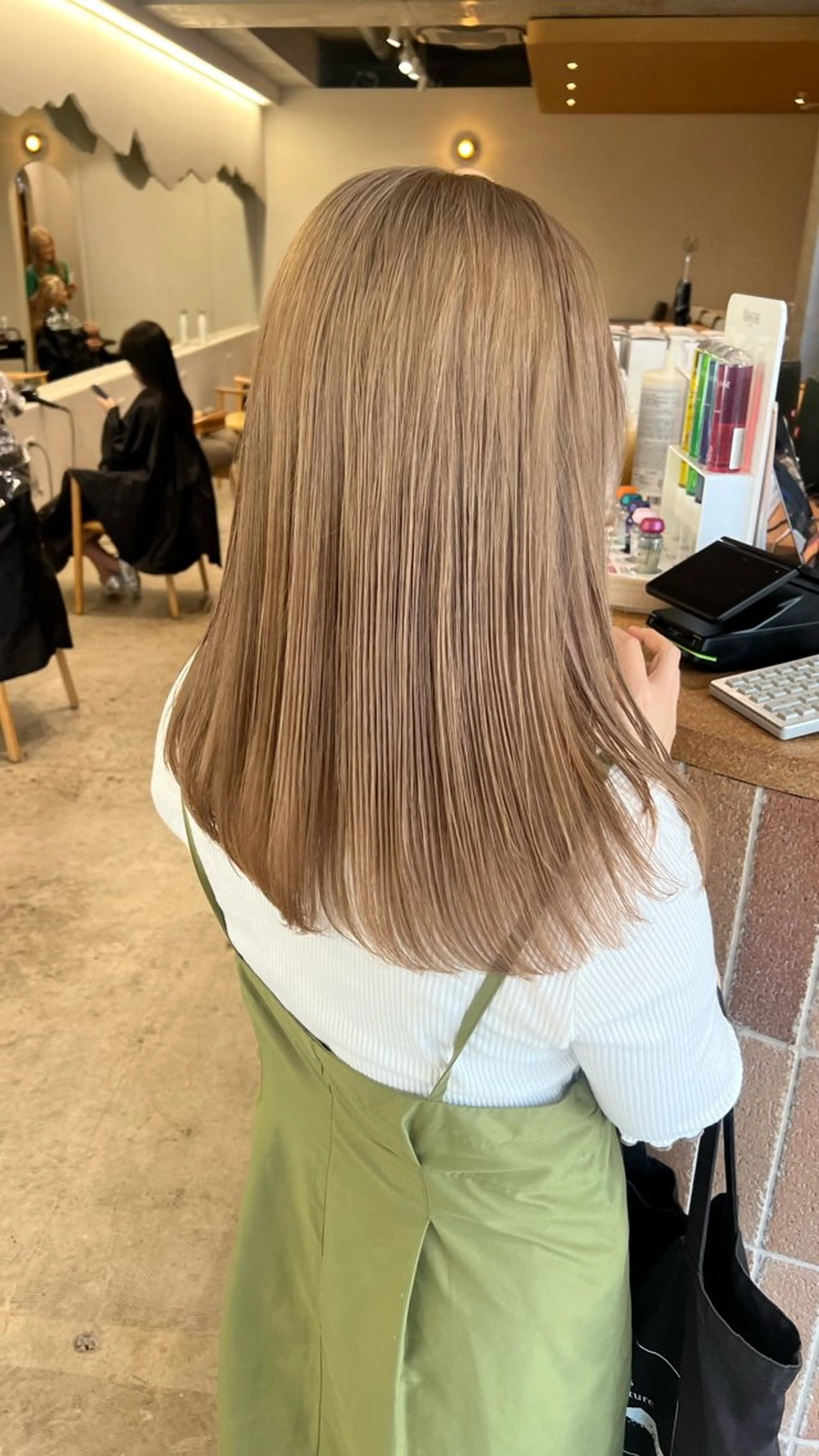 ロング カラー ベージュカラー ハイトーンカラー カット ヘアカラー 誰より丁寧なカット/ 小林輝/レイヤーのヘアスタイル