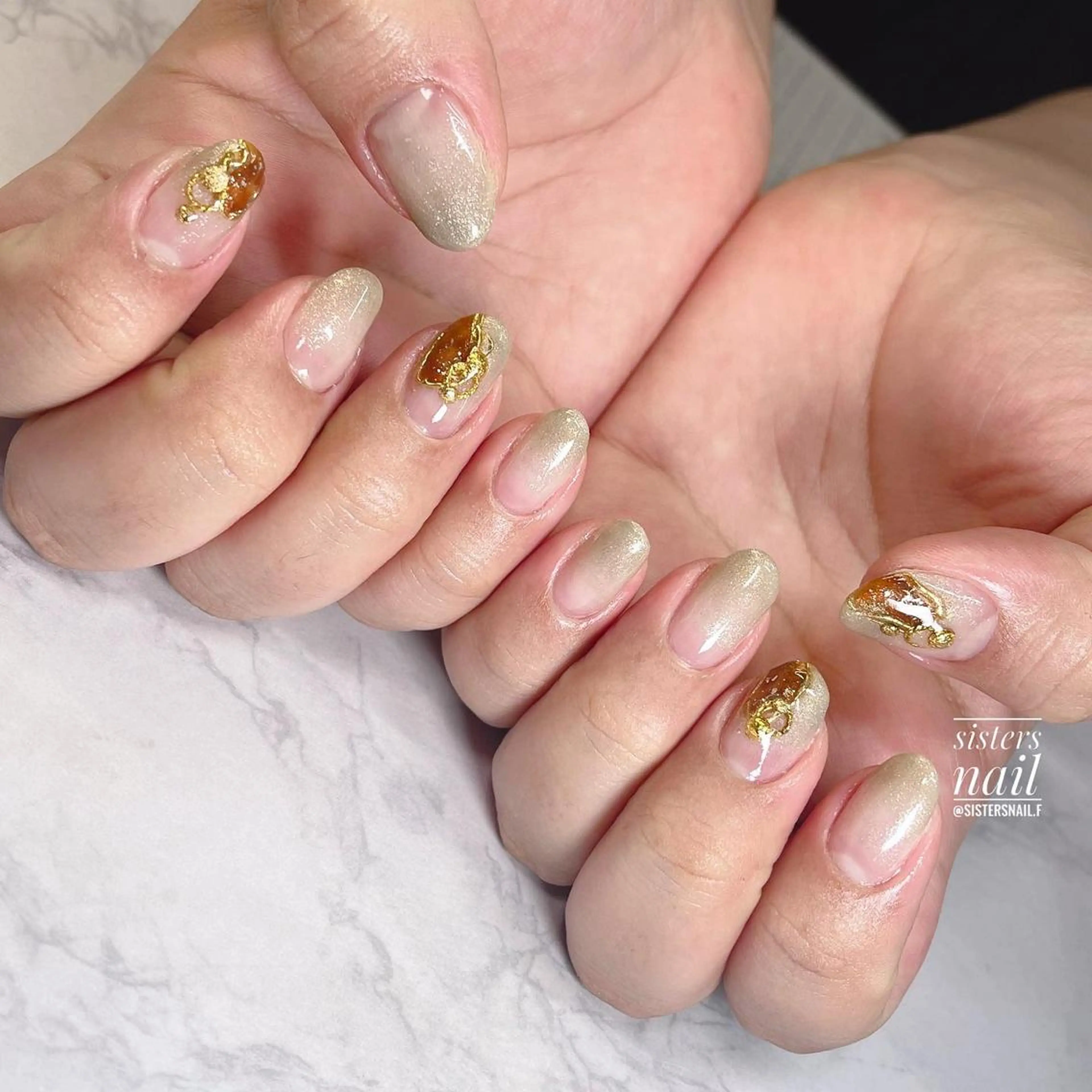 ネイル アートネイル べっ甲ネイル グラデーション キラキラネイル ニュアンスネイル sisters nail.fのネイルデザイン