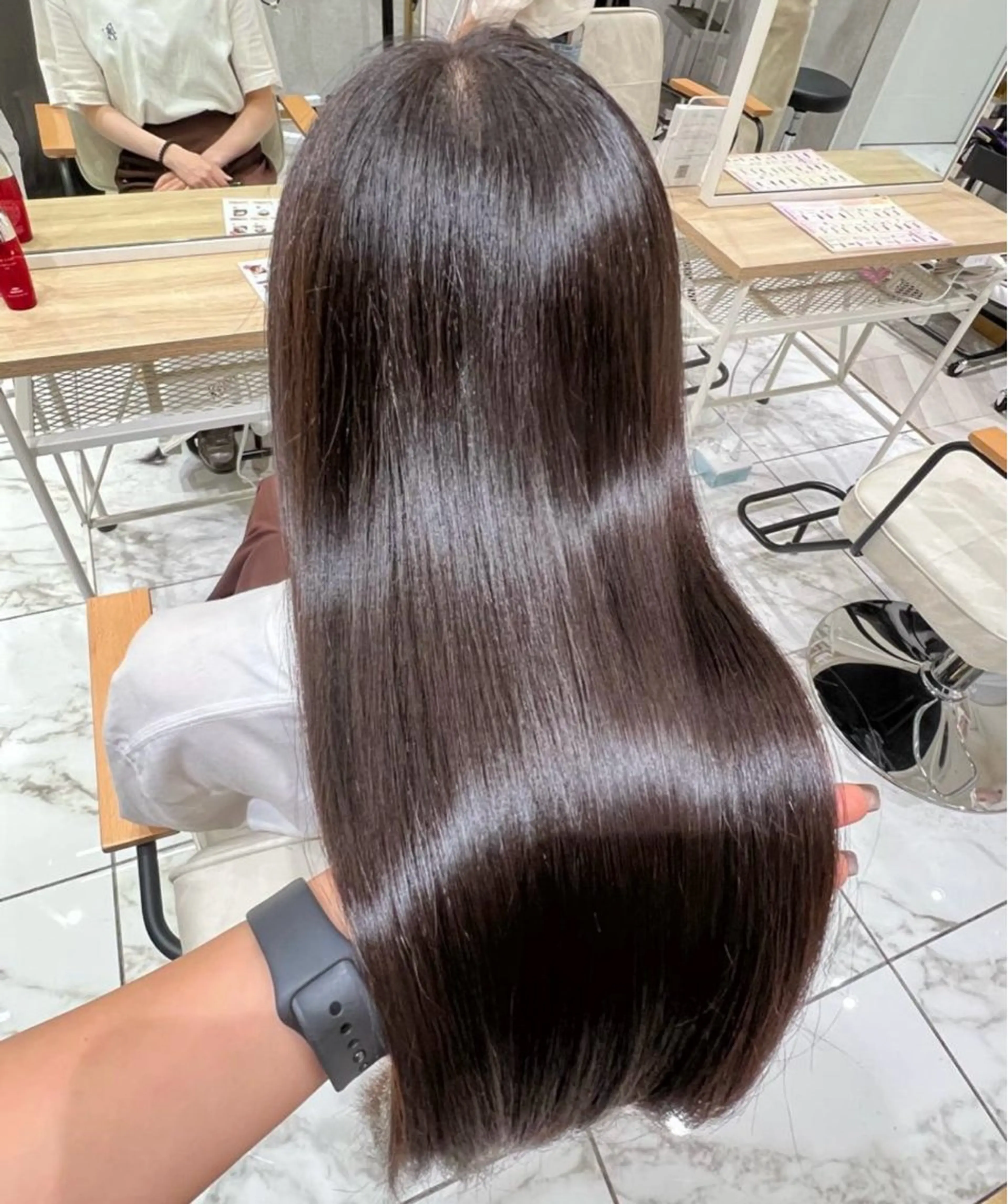 【透明感UP】ダメージしたくない方必見👀髪質改善カラー🌟（ワンカラー）の写真