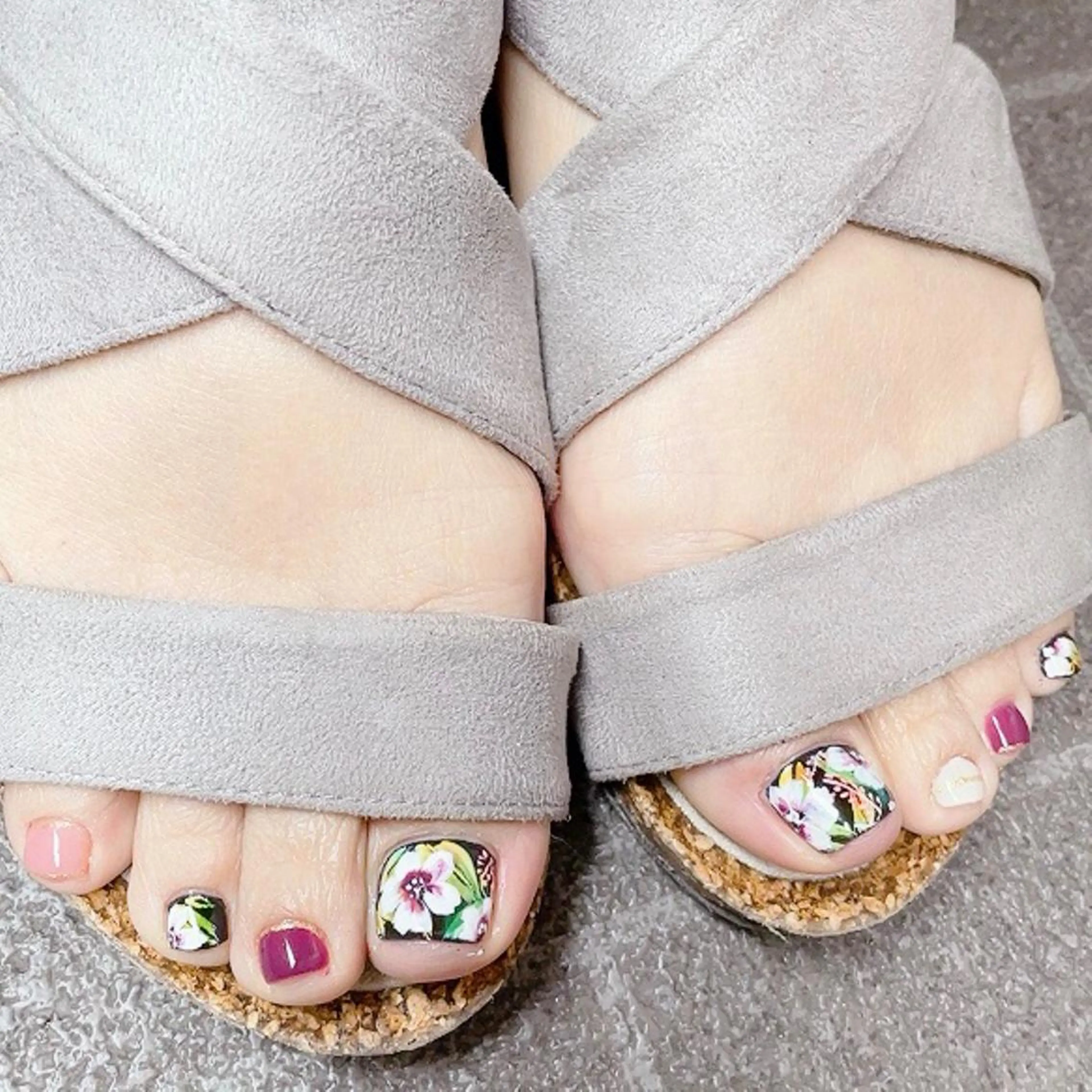 ネイル フットネイル 奥園 良恵のネイルデザイン