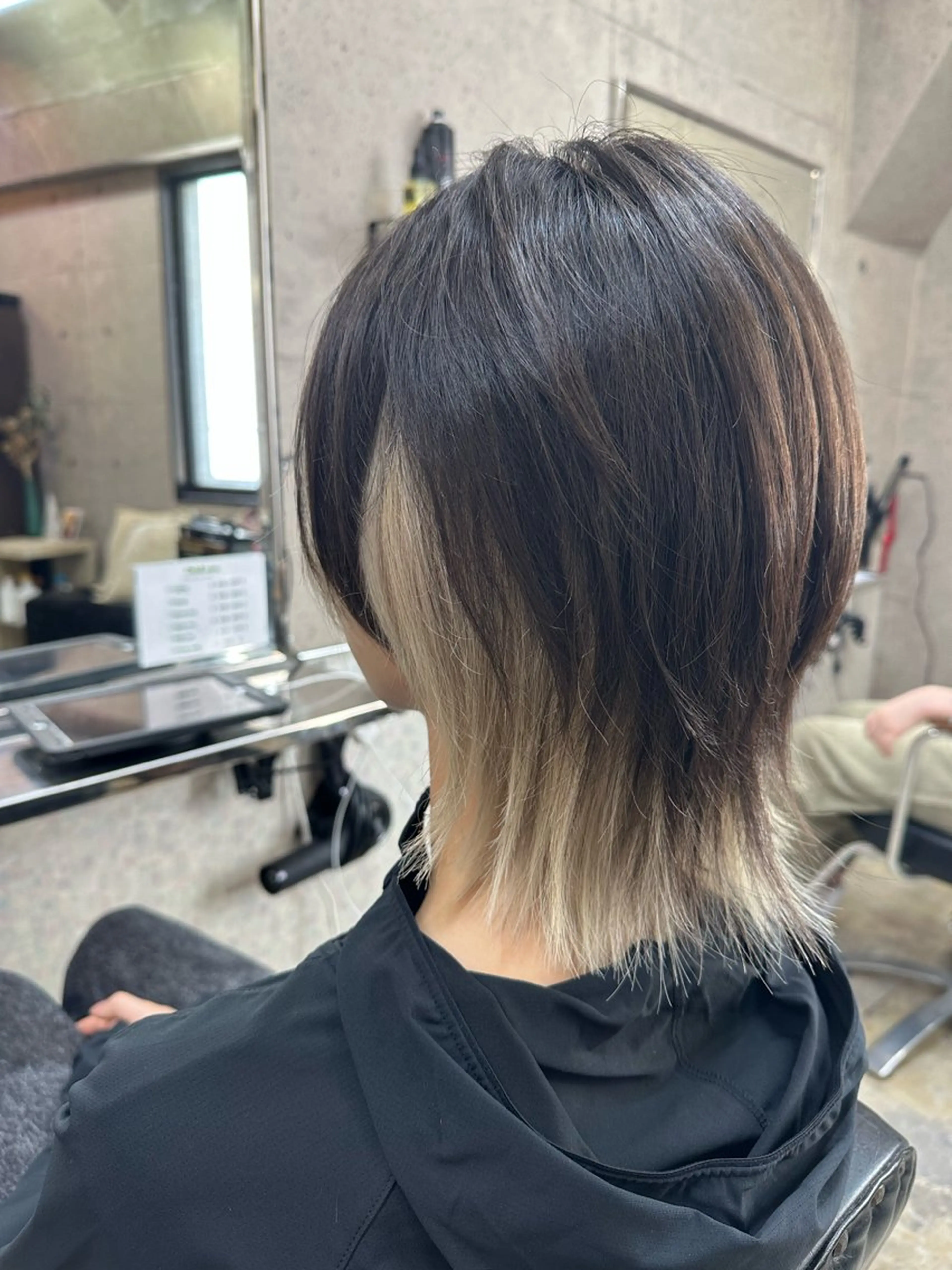 ミディアム カラー メンズ メンズインナーカラー メンズウルフカット インナーカラー ウルフカット カット ヘアカラー 💎メンズパーマ特化 🥇メンズのプロのヘアスタイル