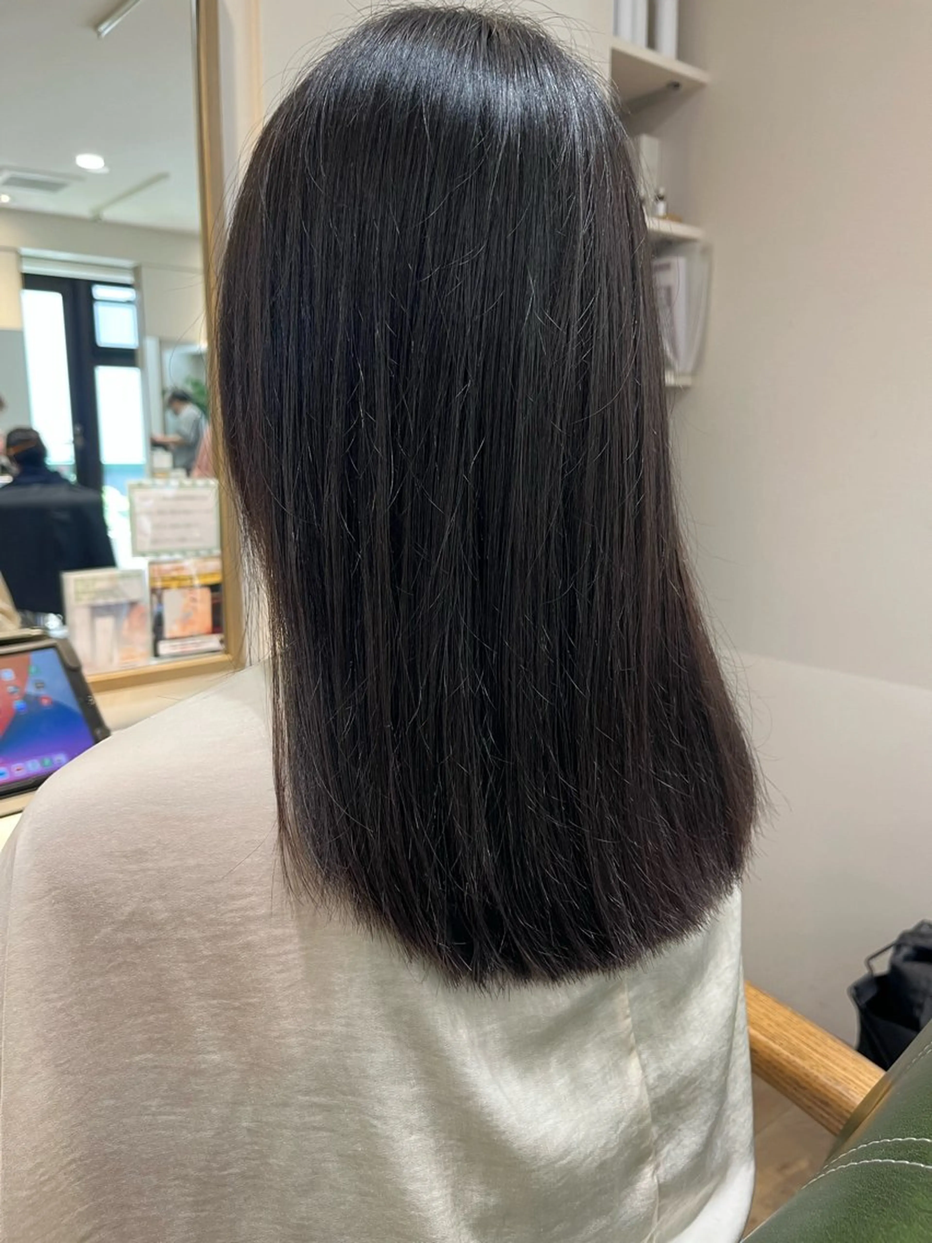 ロング 小鴨 美佳のヘアスタイル