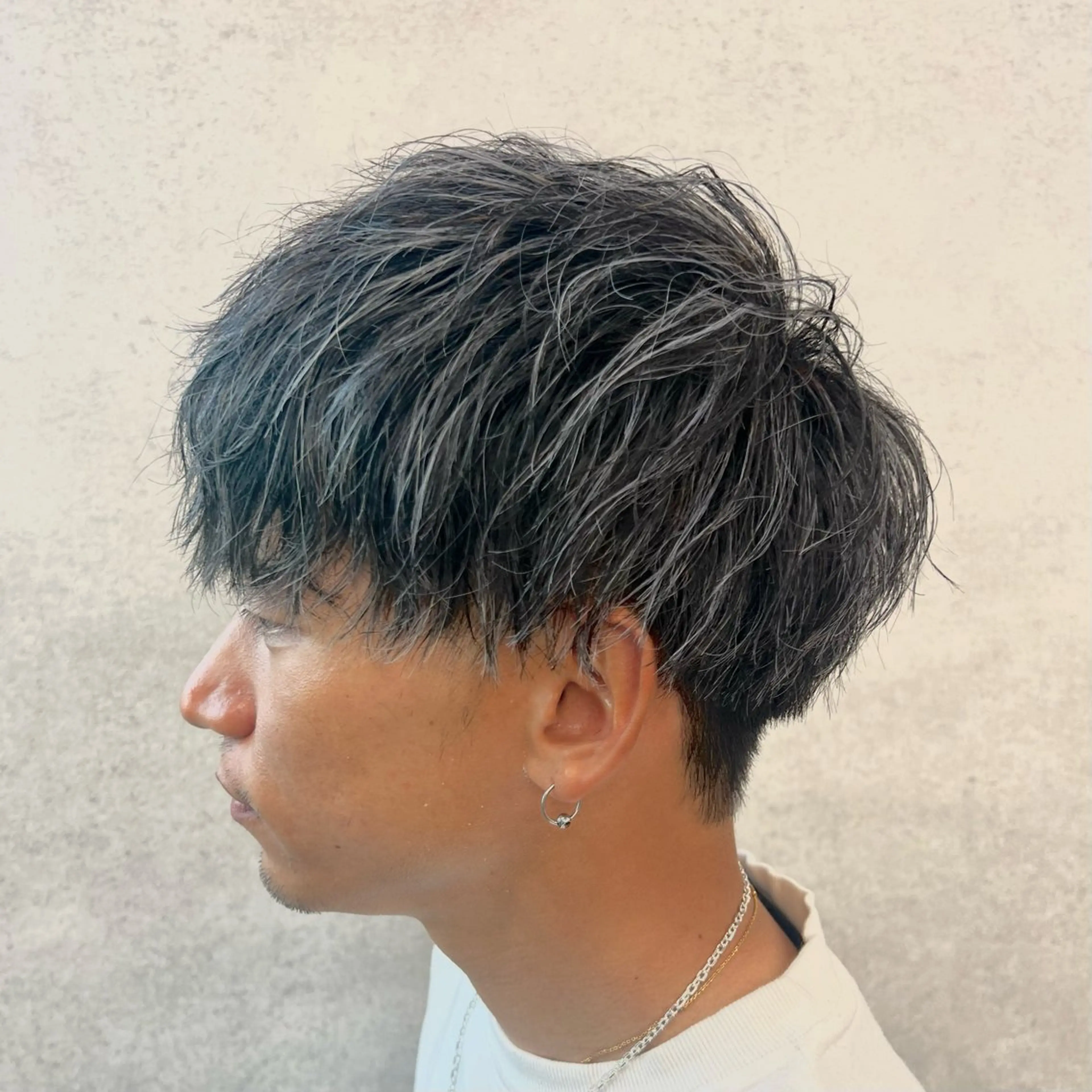 ショート カラー パーマ ヘアアレンジ メンズ センターパート メンズハイライト メンズメッシュ マッシュ メンズパーマ 仕上がり満足度No. 1🔥BLUCK🔥のヘアスタイル