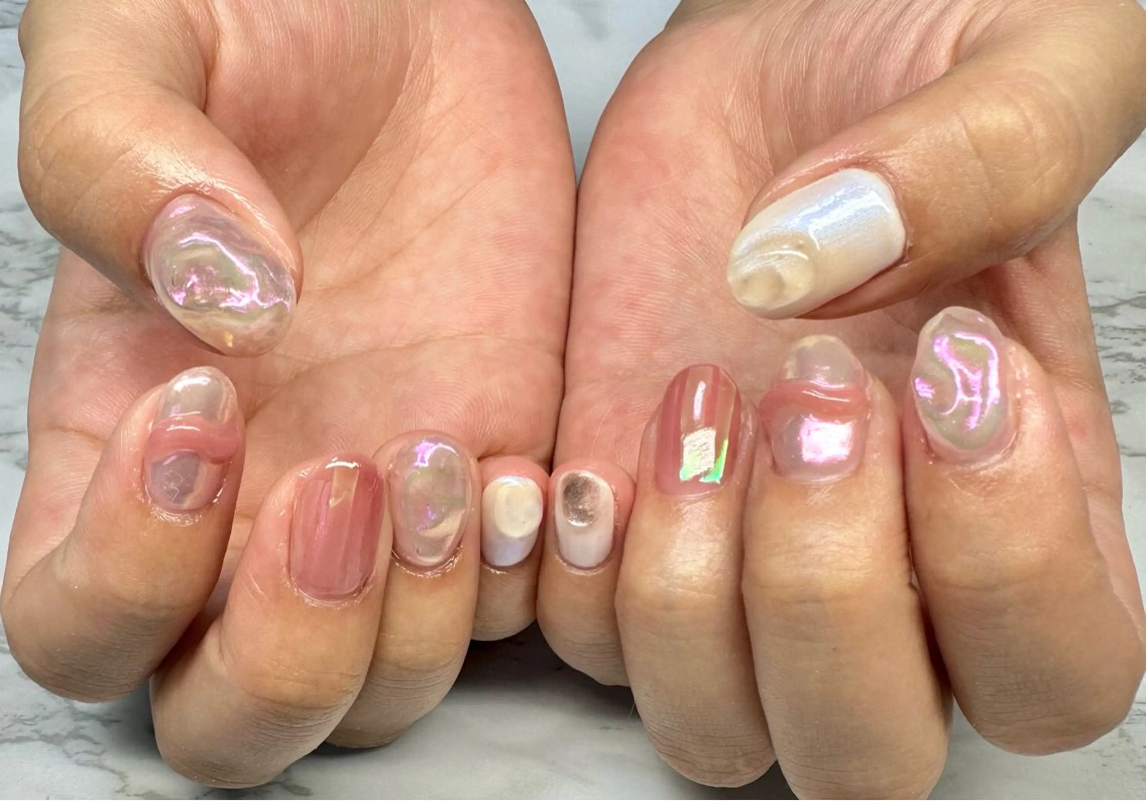 ネイル オーロラネイル ニュアンスネイル 夏ネイル ハンドネイル M.N_ nailのネイルデザイン