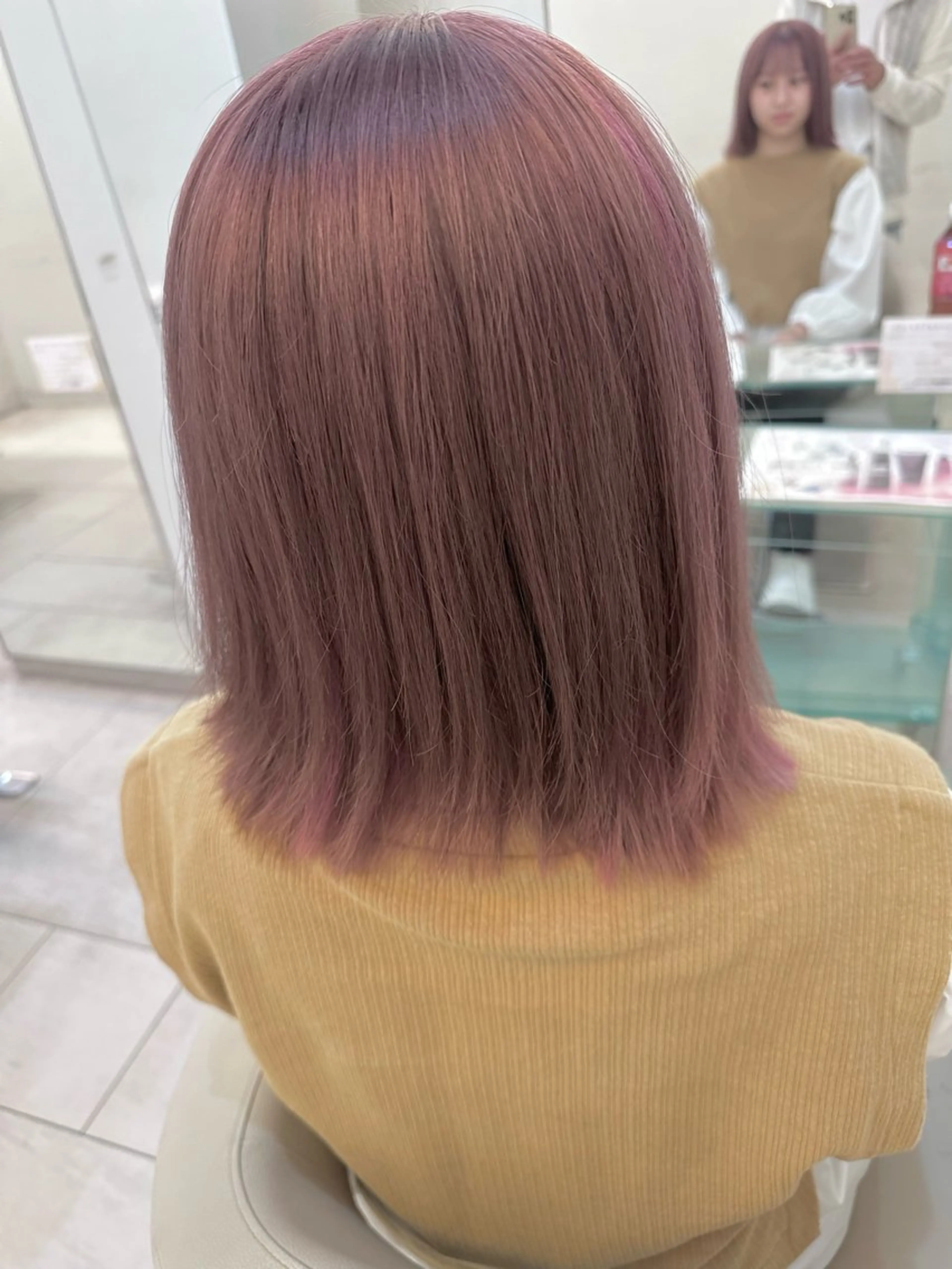 カラー ベージュカラー ハイライトカラー ピンクカラー ピンクベージュ モードケイズブリエ komatsu✂︎のヘアスタイル