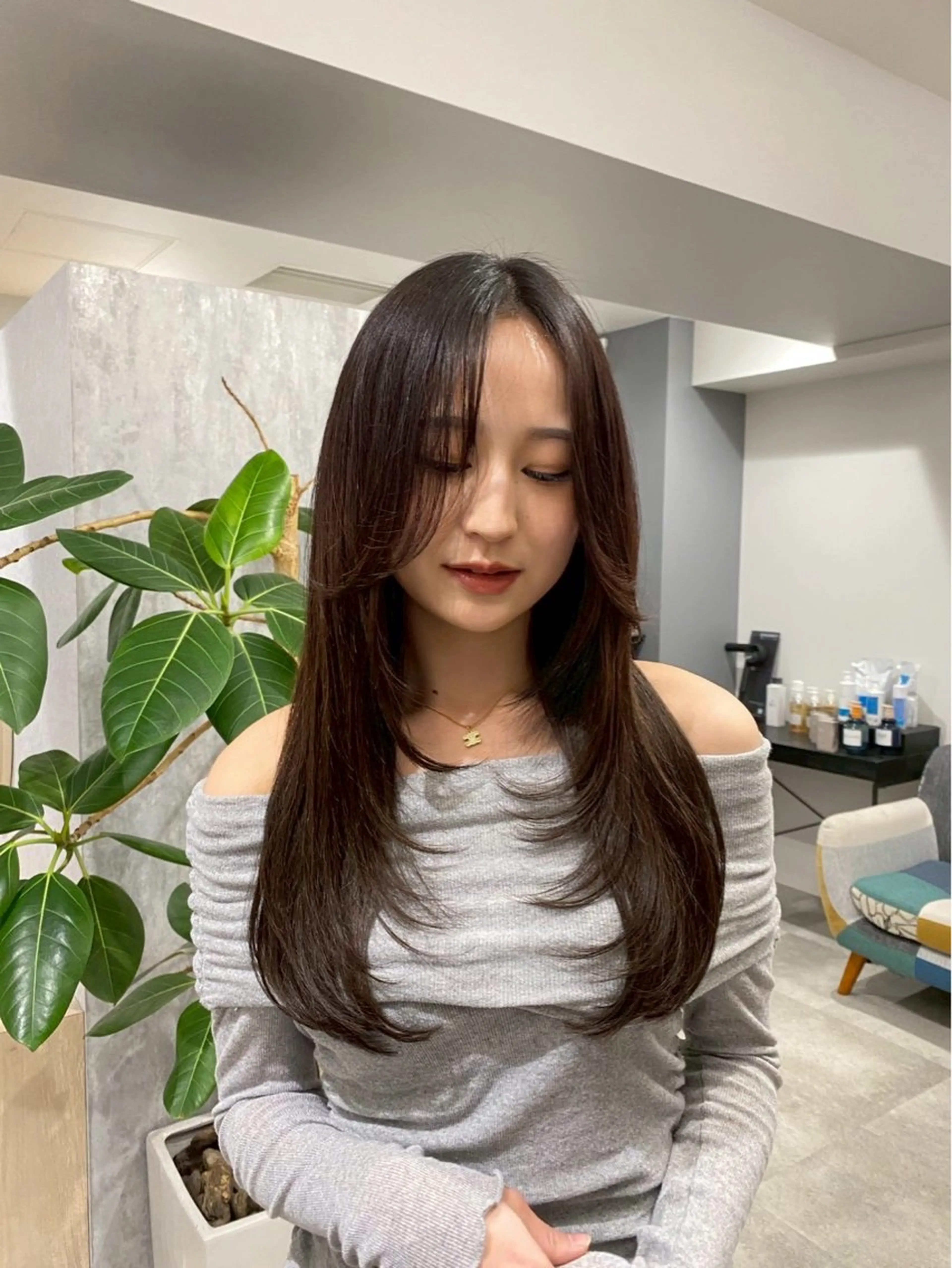 ロング カラー 紅都🫧透明感 水光カラー🫧のヘアスタイル