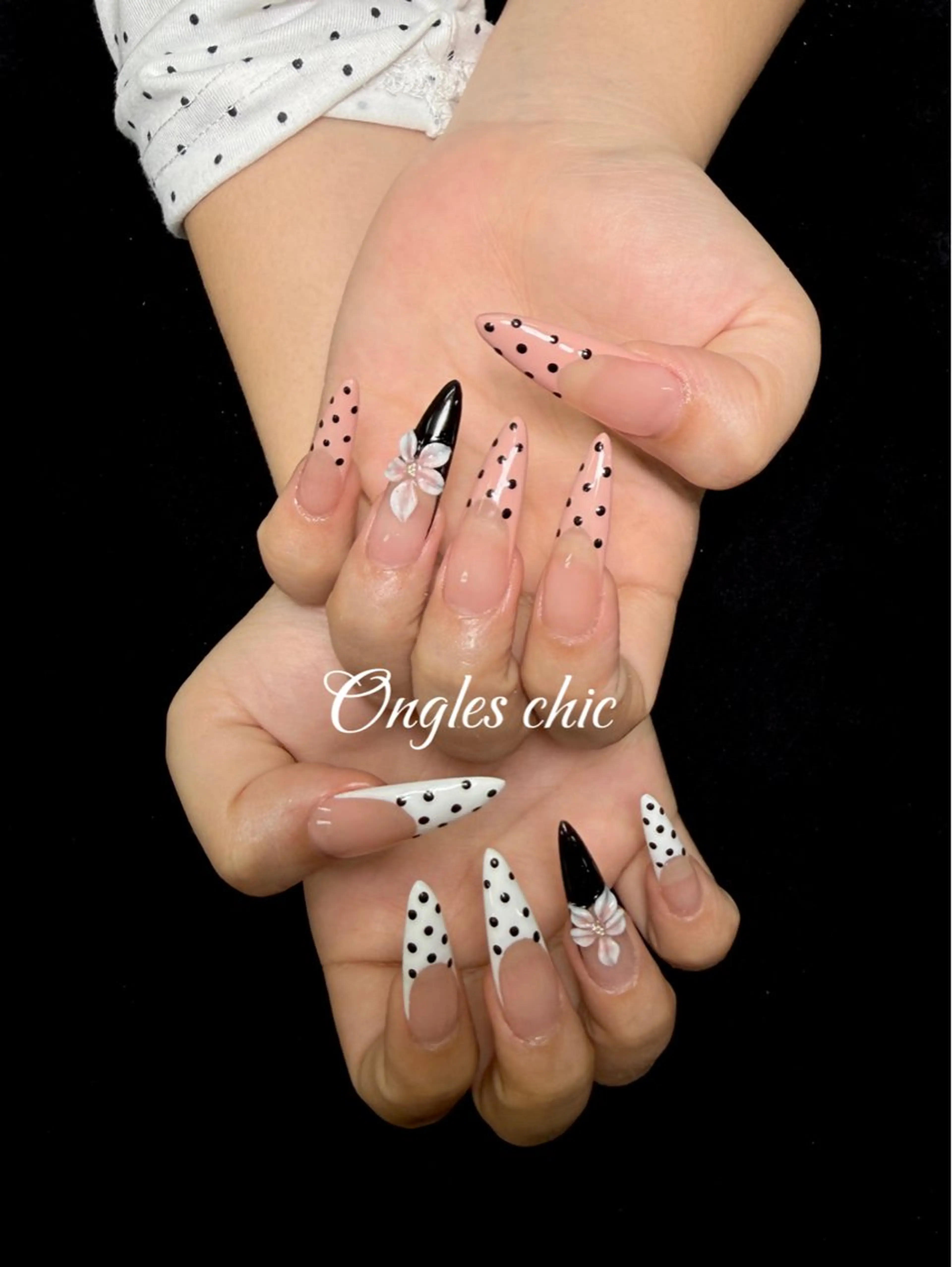 ネイル ハンドネイル ongles chicのネイルデザイン