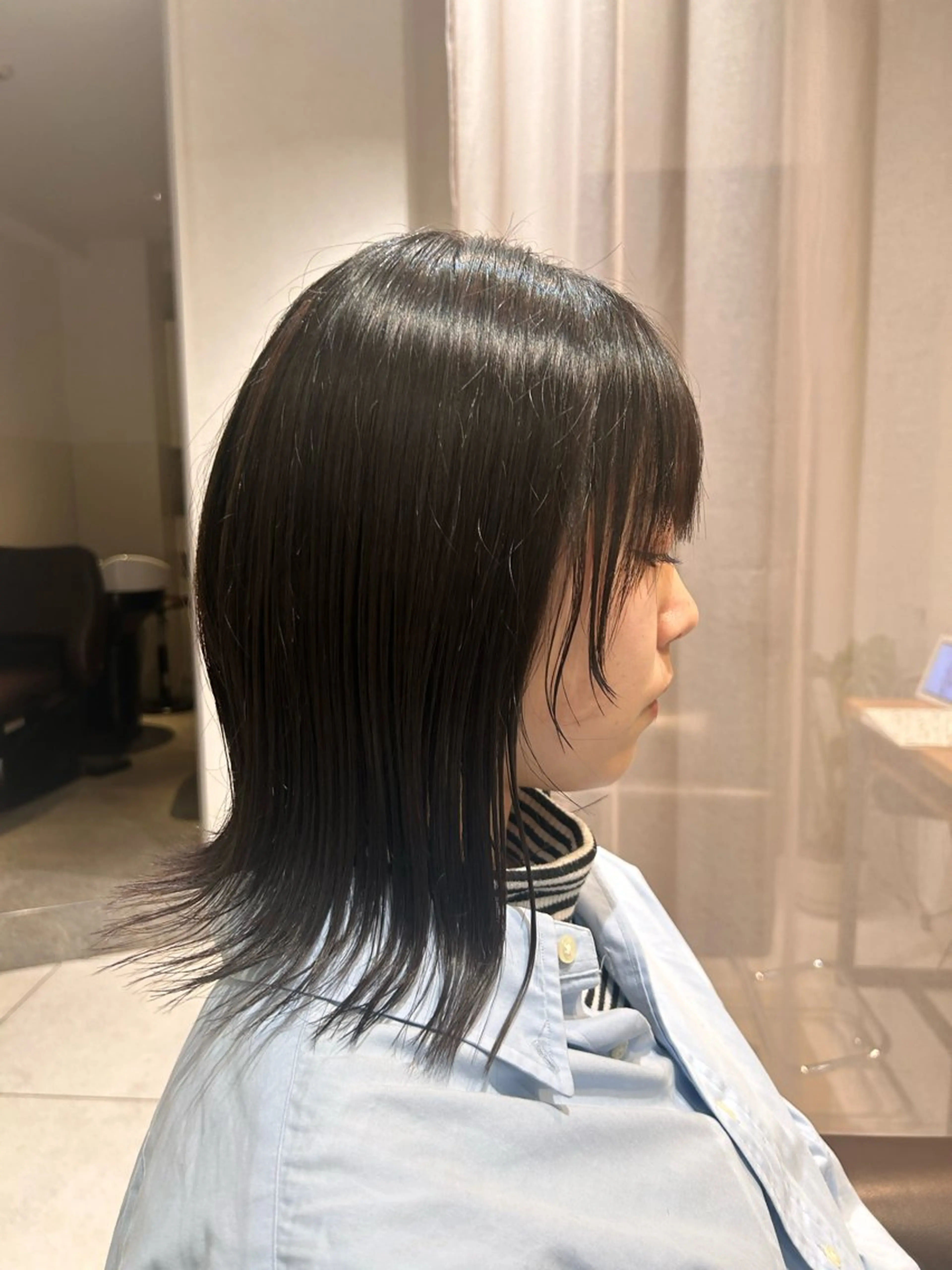 ミディアム 顔まわりレイヤー 顔周りカット レイヤーカット カット 保坂 駿太郎のヘアスタイル