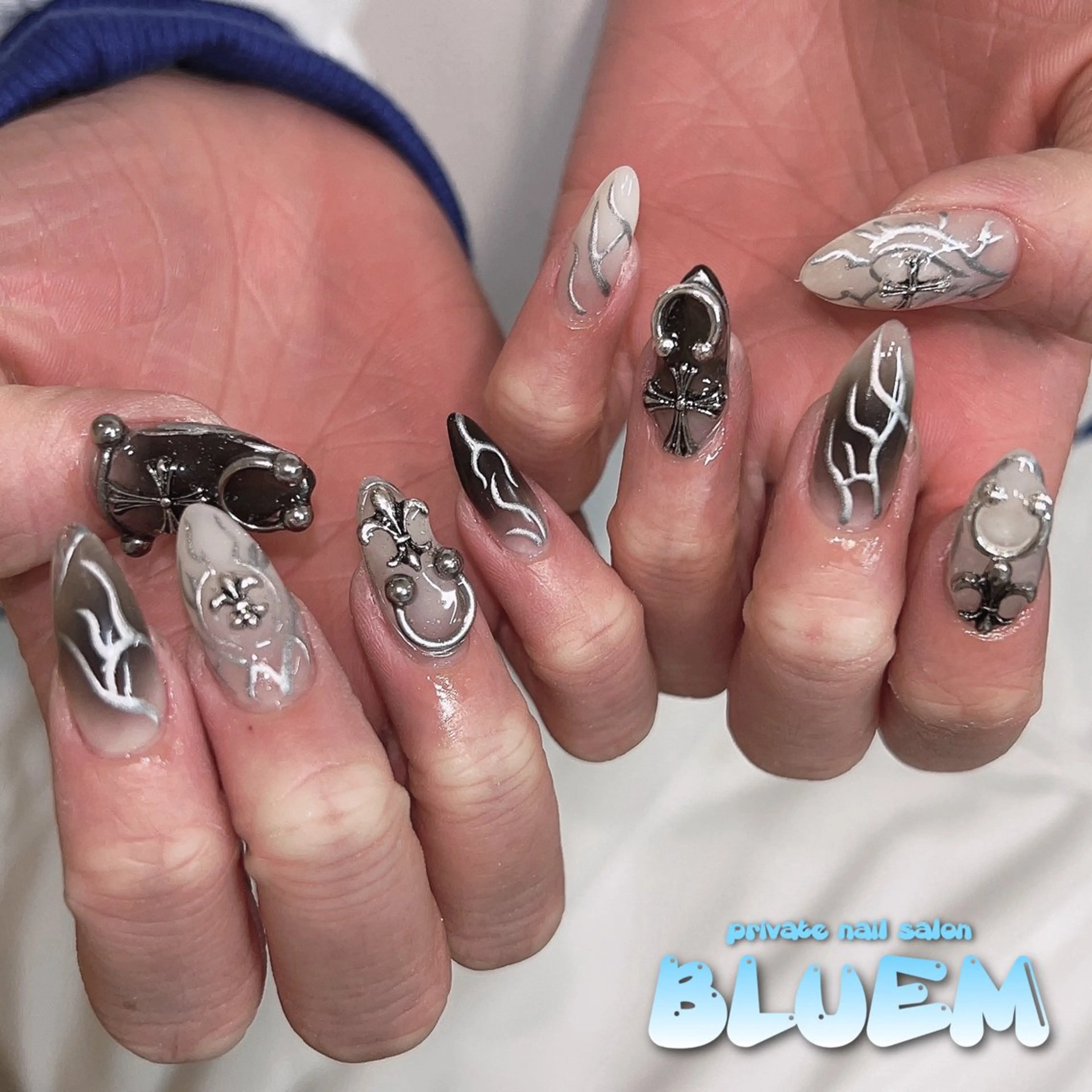 ネイル ハンドネイル BLUEM なな🐶のネイルデザイン