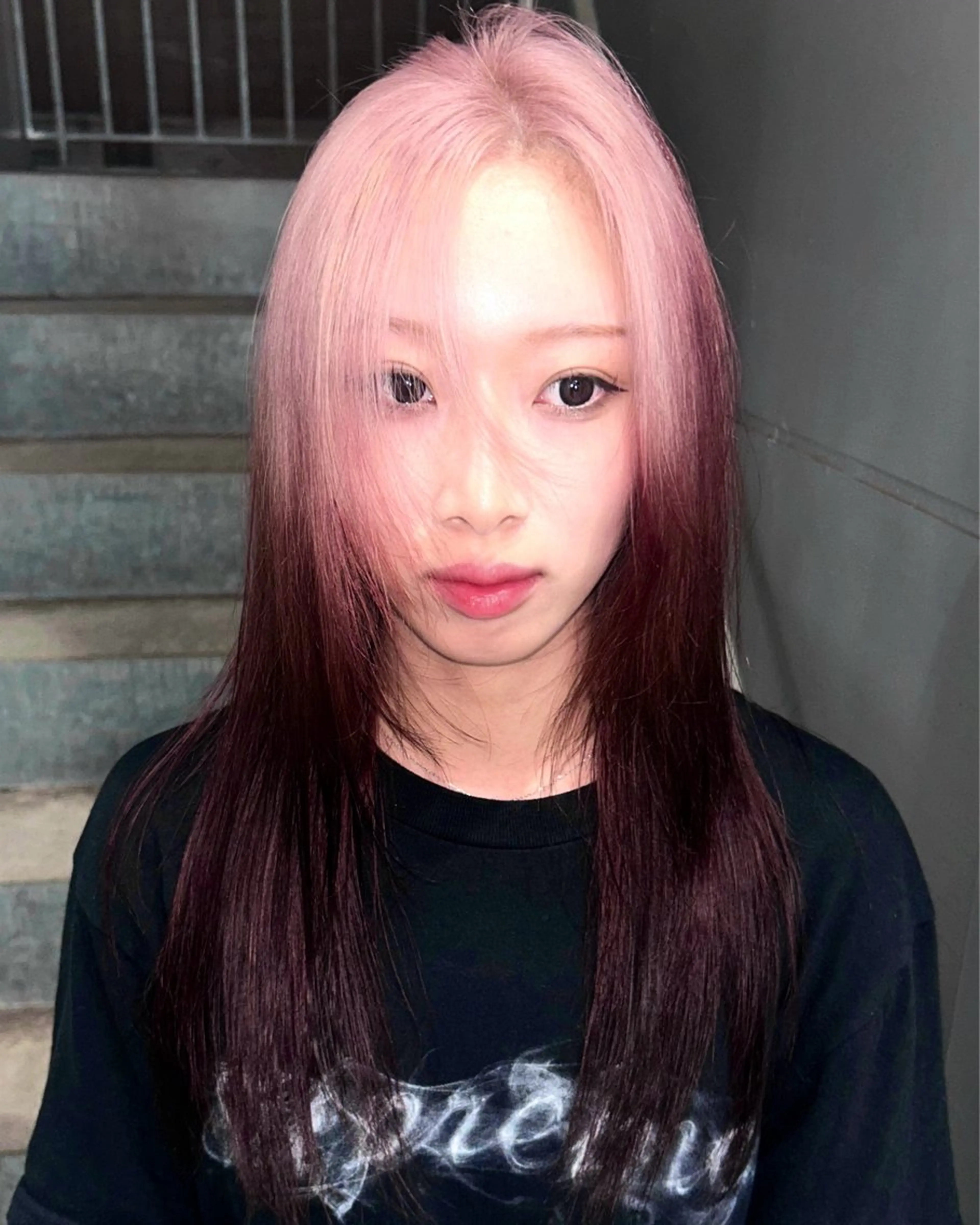 セミロング カラー ブリーチ デザインカラー ピンクカラー レッドカラー ヘアカラー cope’u ROWEN所属・🪽デザインカラー/ ブリーチ/陽向🪽のヘアスタイル