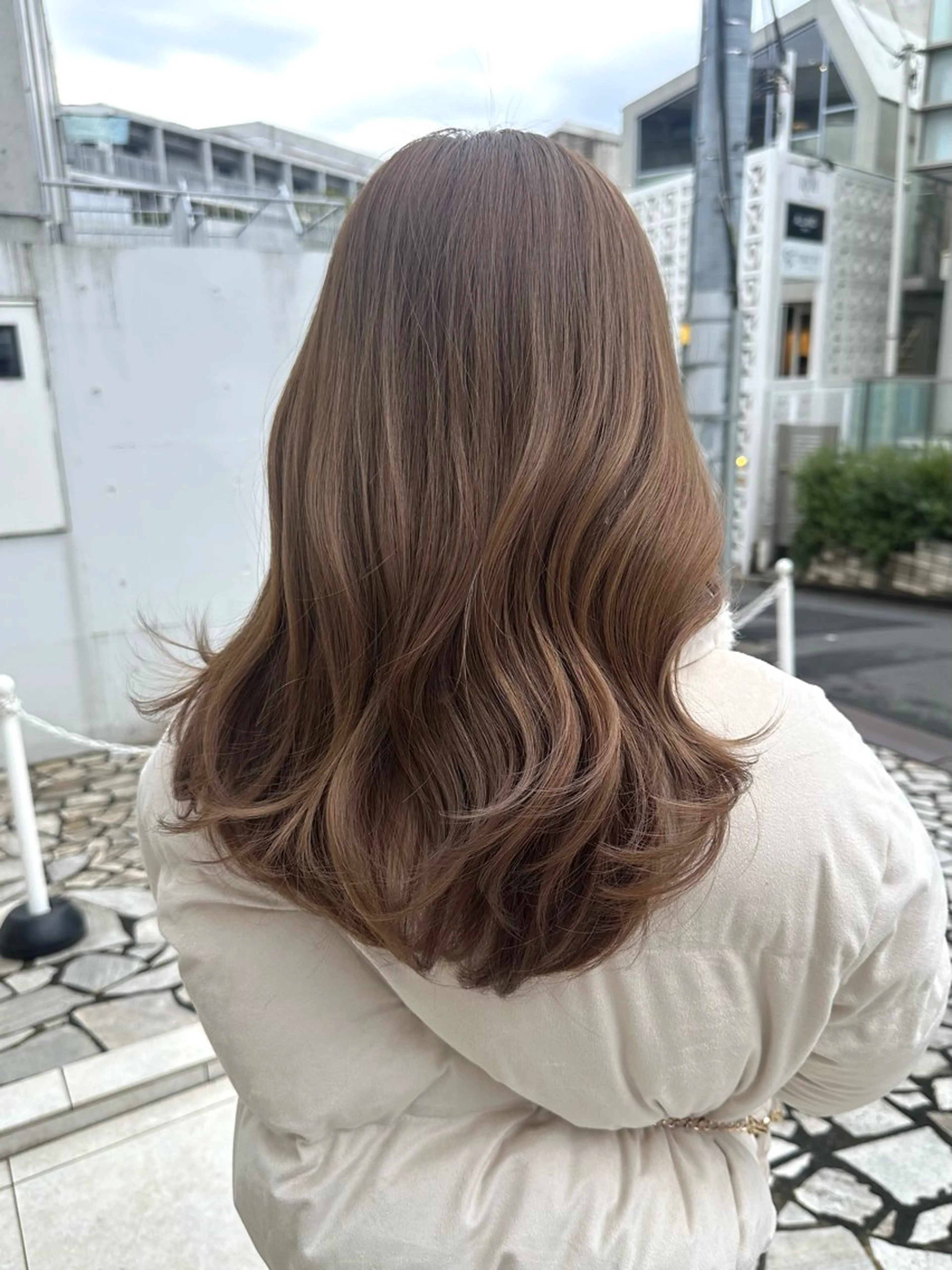 セミロング カラー ベージュカラー ブリーチ ミルクティーベージュ ブリーチなしカラー レイヤーカット 韓国ヘア🦢🖤 Sayumiのヘアスタイル