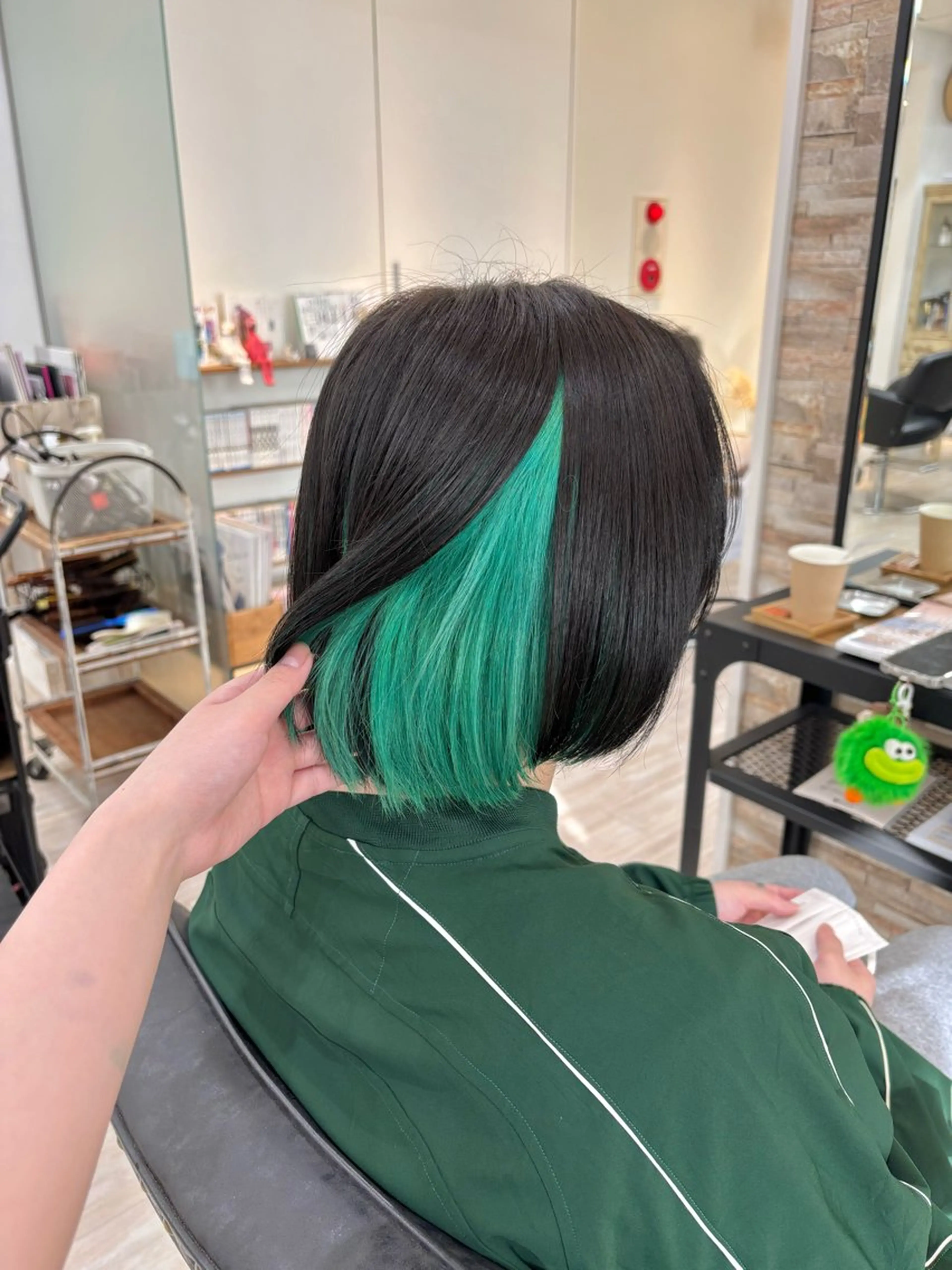 ショート カラー くさかみさき🌼暖色 /耳つぼ/オタク🌼のヘアスタイル