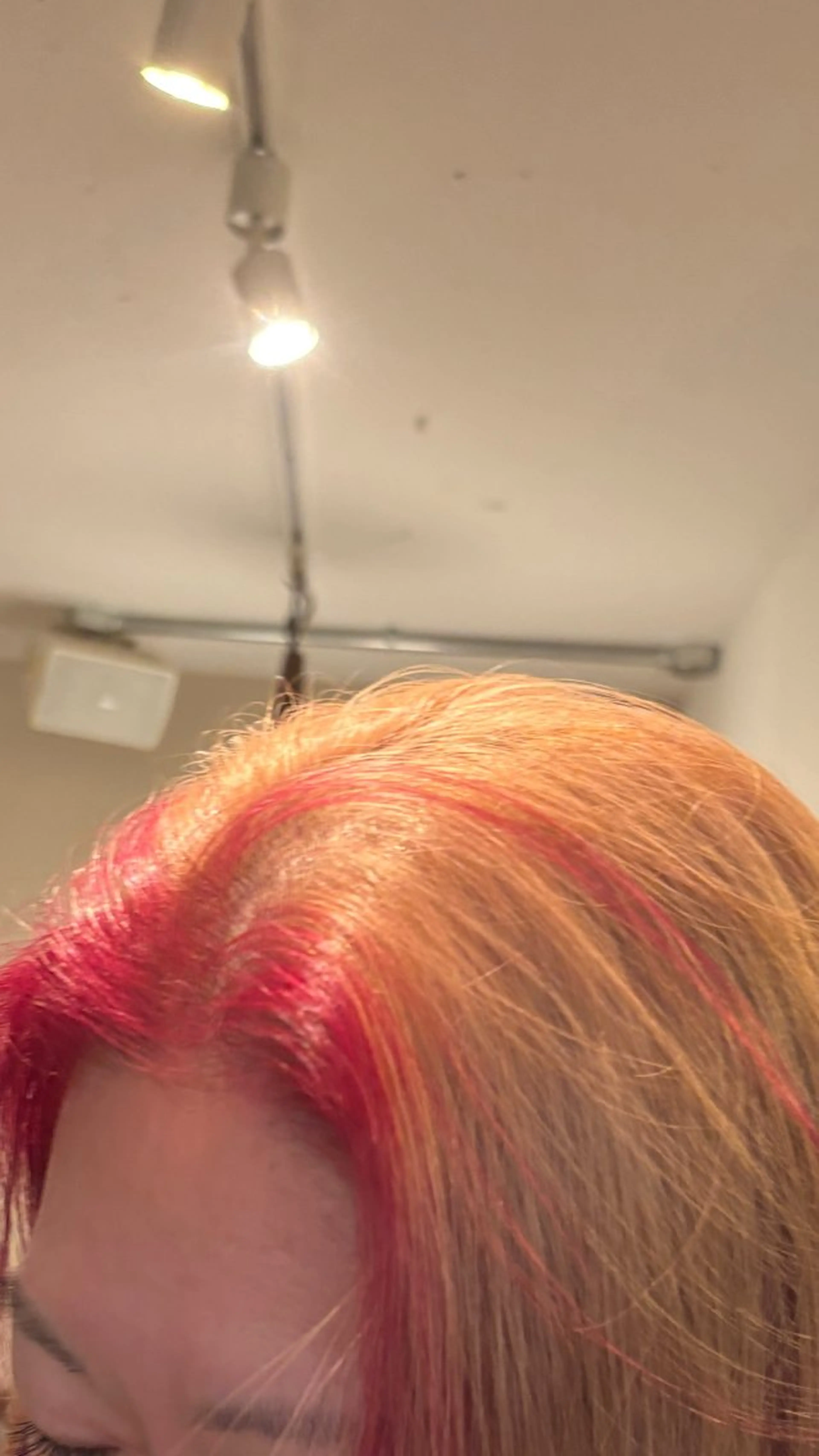 ミディアム 甲斐 真桜のヘアスタイル