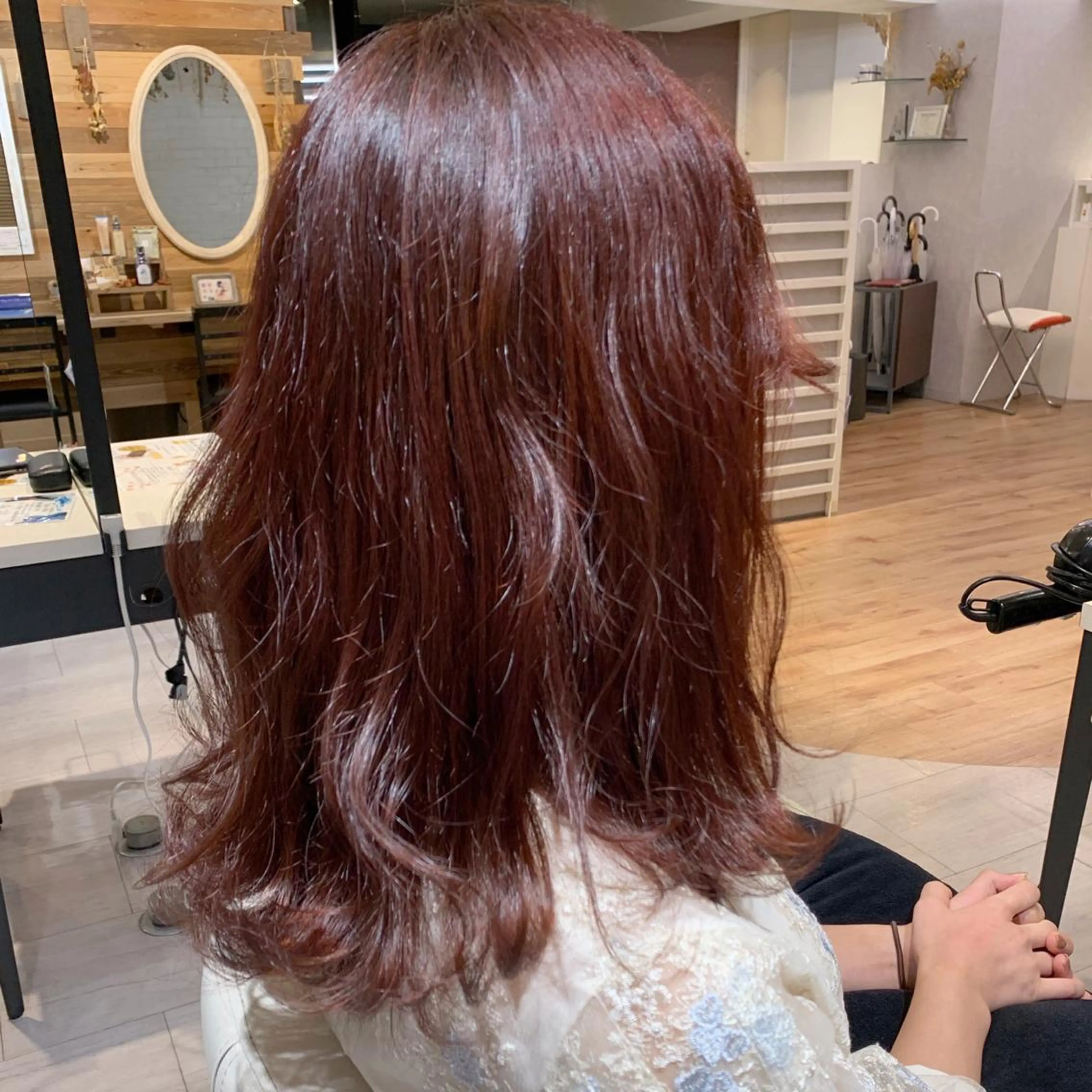 カラー ブリーチ カシス ブリーチなしカラー ﾚｲﾔｰ.ﾍｱｾｯﾄ 🤍宮本しおりのヘアスタイル