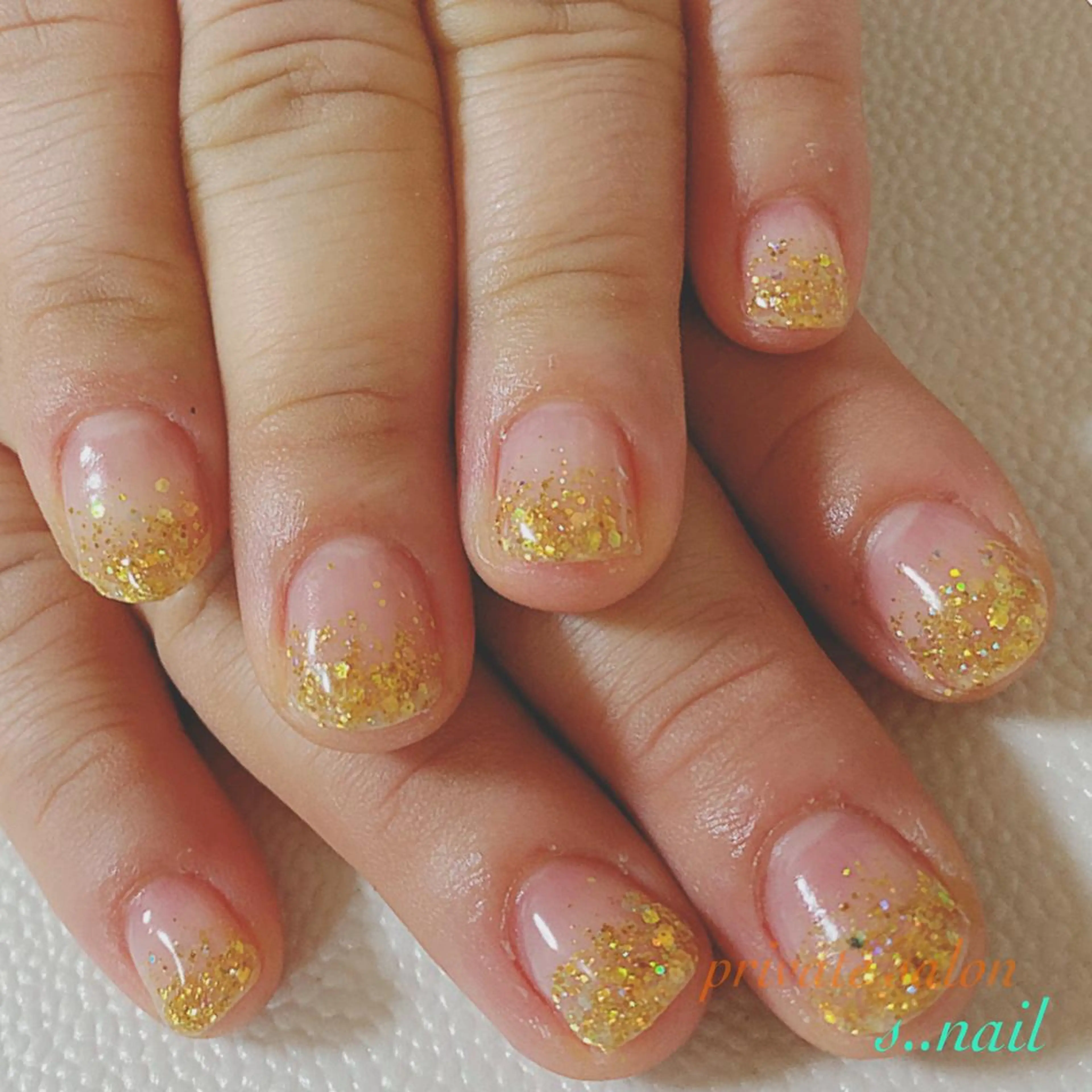 ネイル ゴールド グラデーション キラキラネイル ラメ(グリッター) ラメグラデーション s..nail / MORITAのネイルデザイン