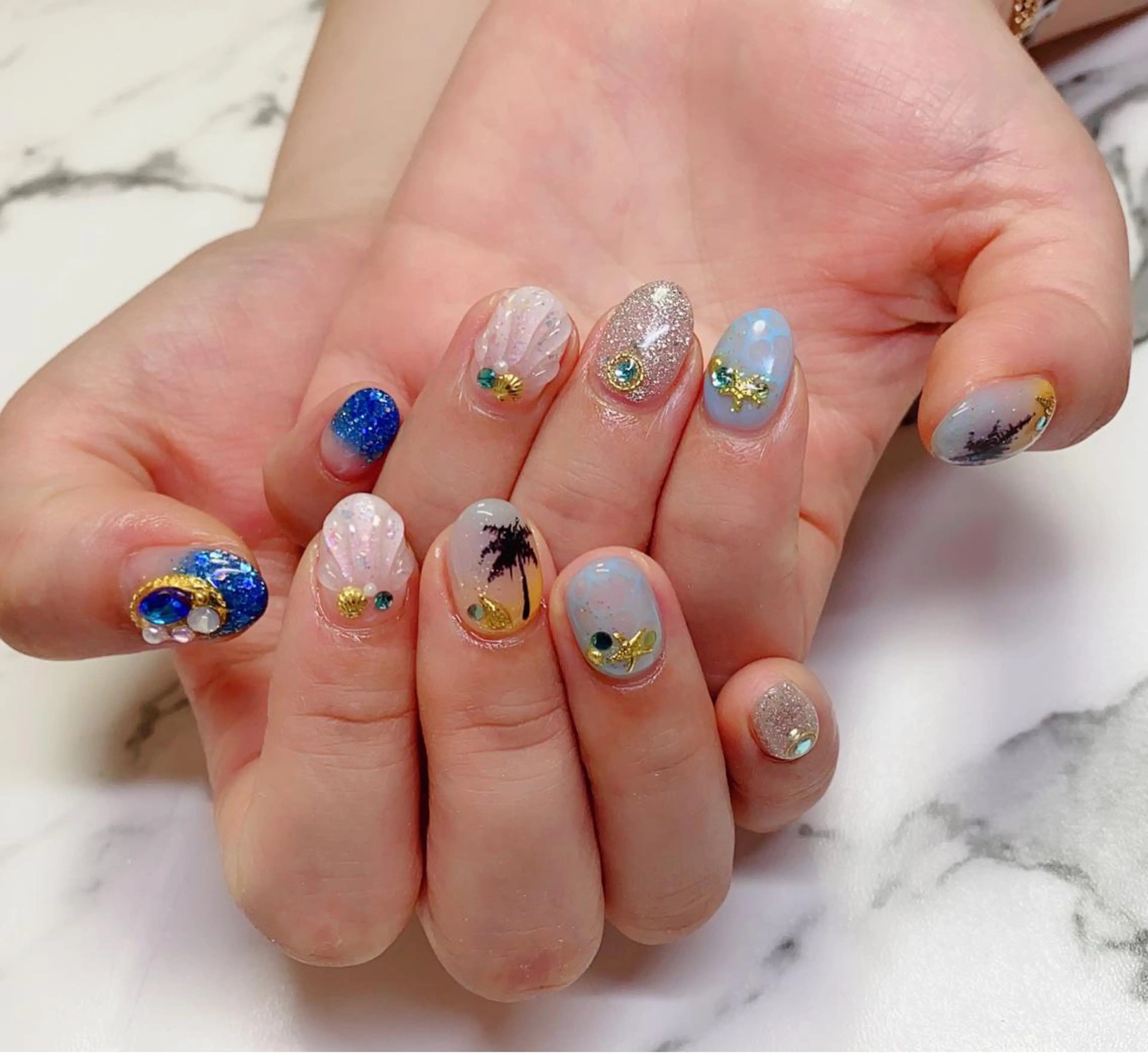 ロング カラー Q Free nailsのネイルデザイン