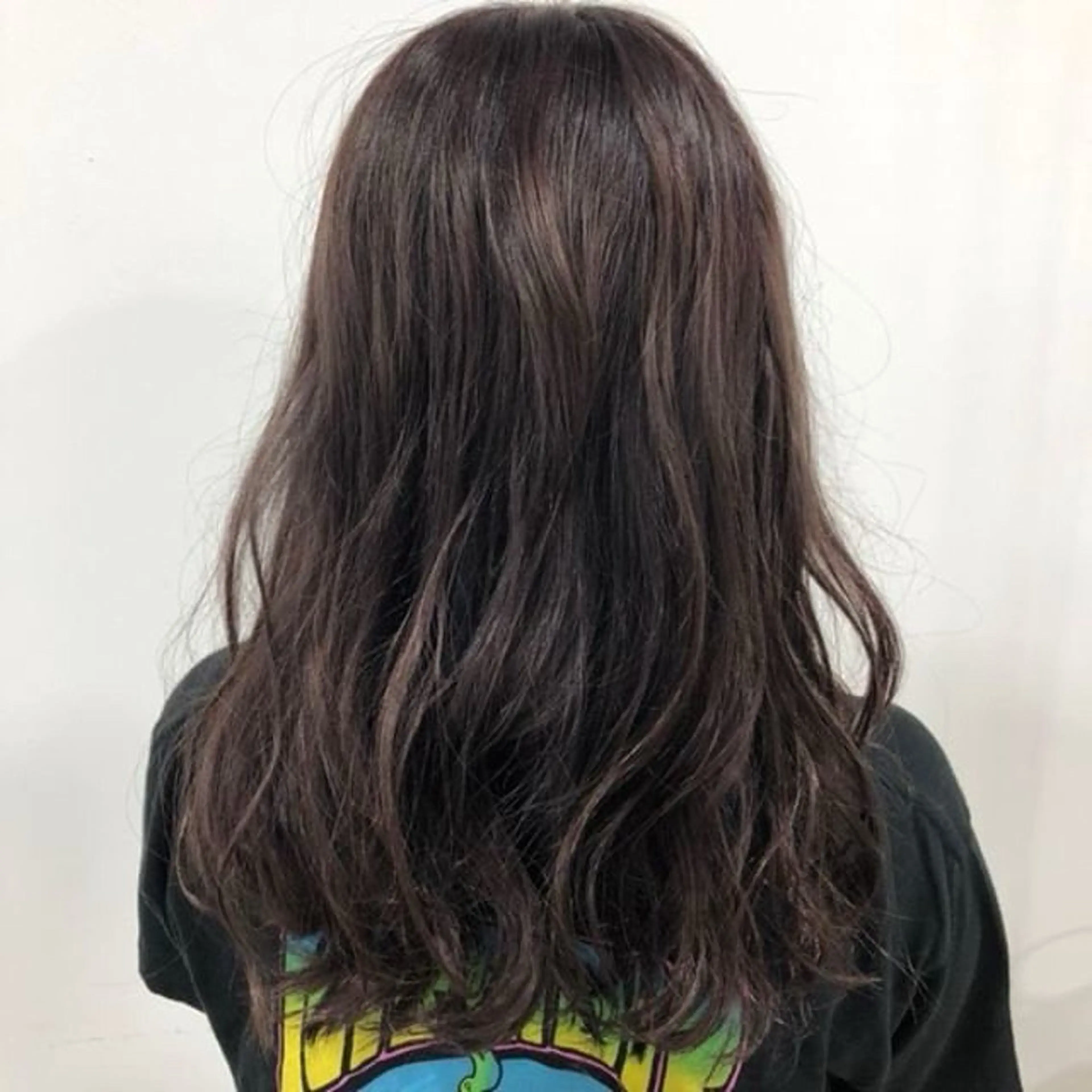 セミロング ヘアカラー 東村 桃花のヘアスタイル