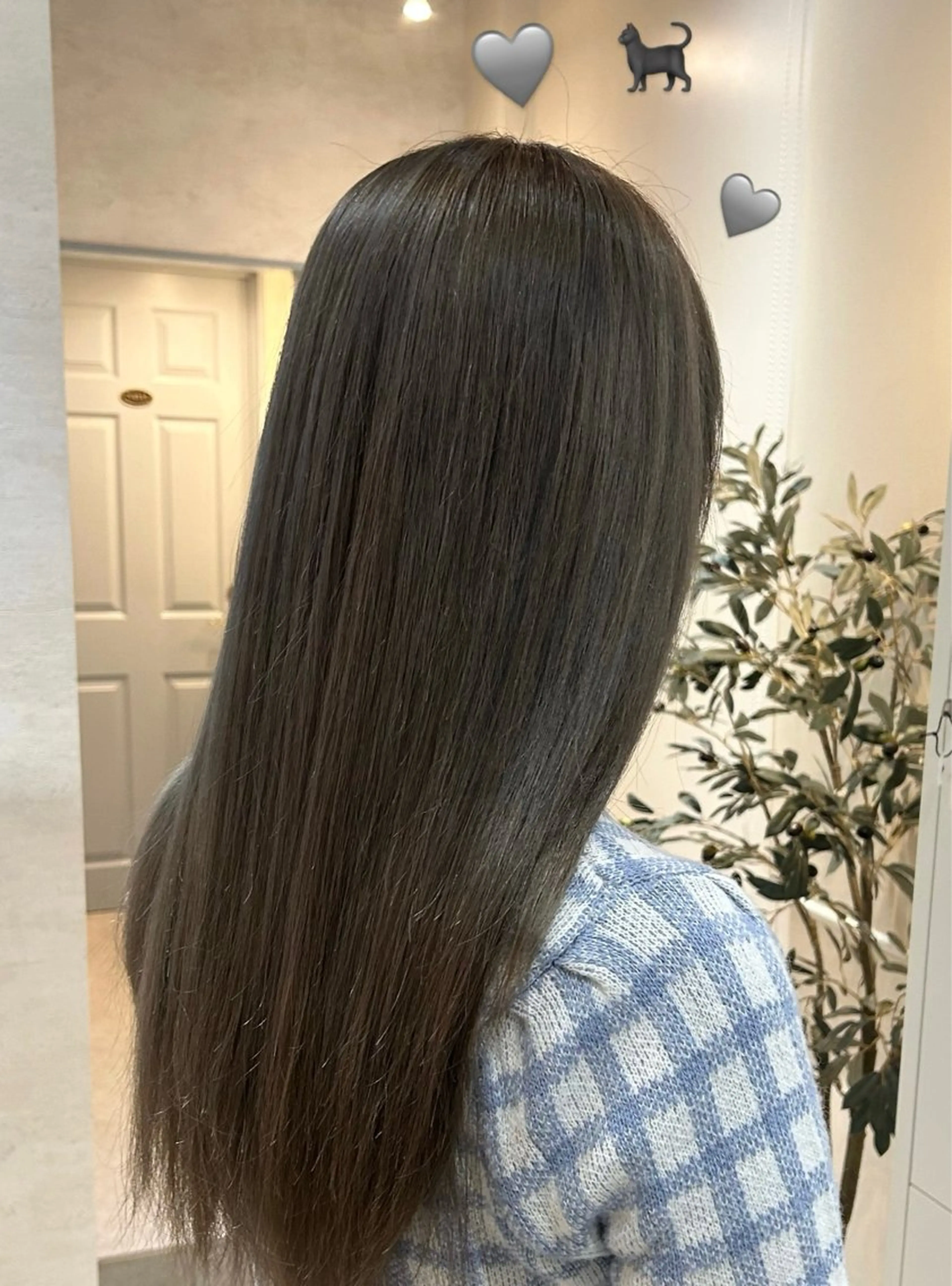 カラー ブリーチ 透明感カラー 岡田 はるのヘアスタイル