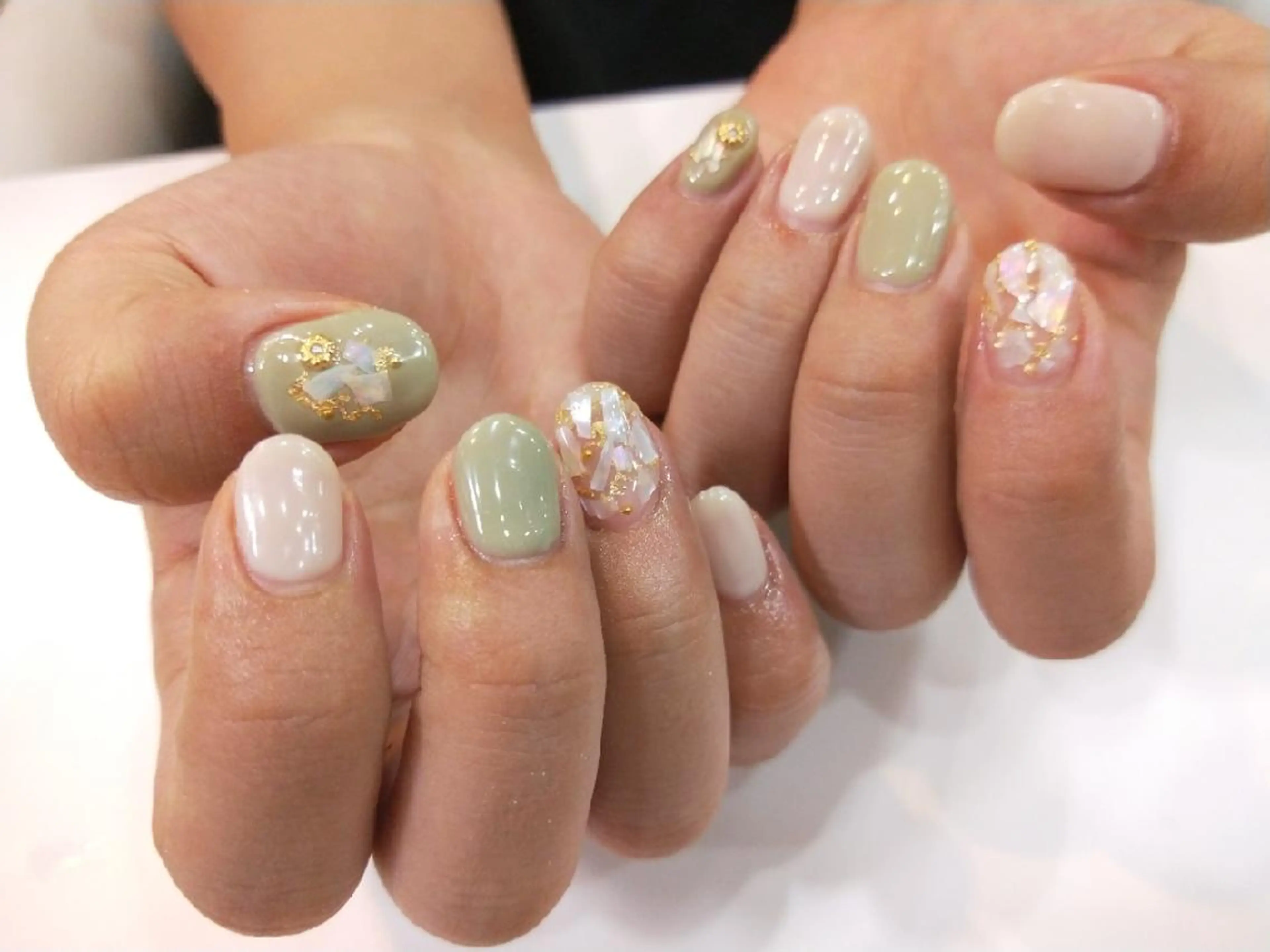 ネイル ハンドネイル ハンドケア R'well所属・はばすみれ🎀ﾈｲﾙ 光ﾌｪｲｼｬﾙ ﾍｱのネイルデザイン