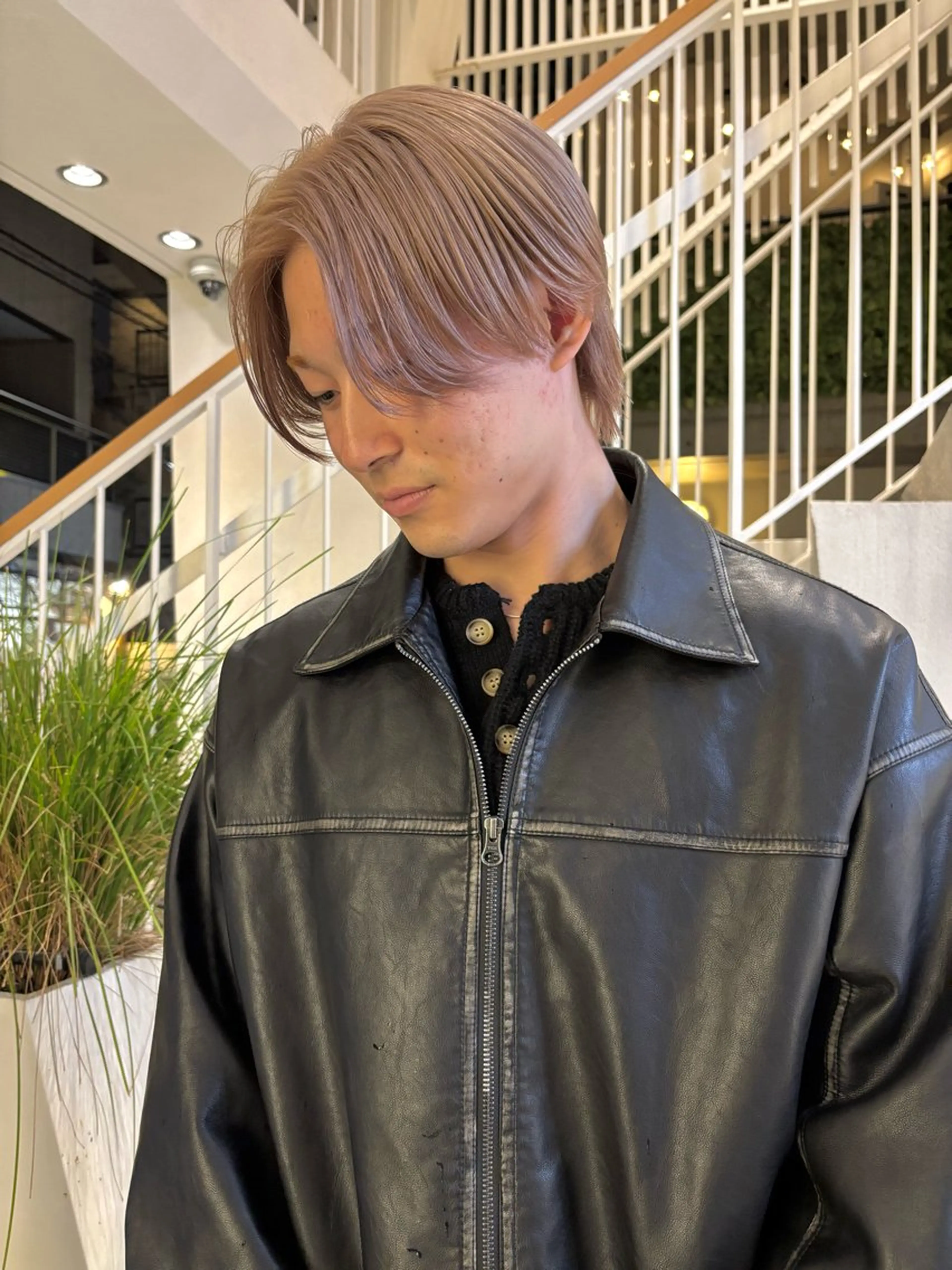 ショート カラー メンズ カット ヘアカラー ヘアセット レイヤーボブ🎵 ブリーチ/りりのヘアスタイル