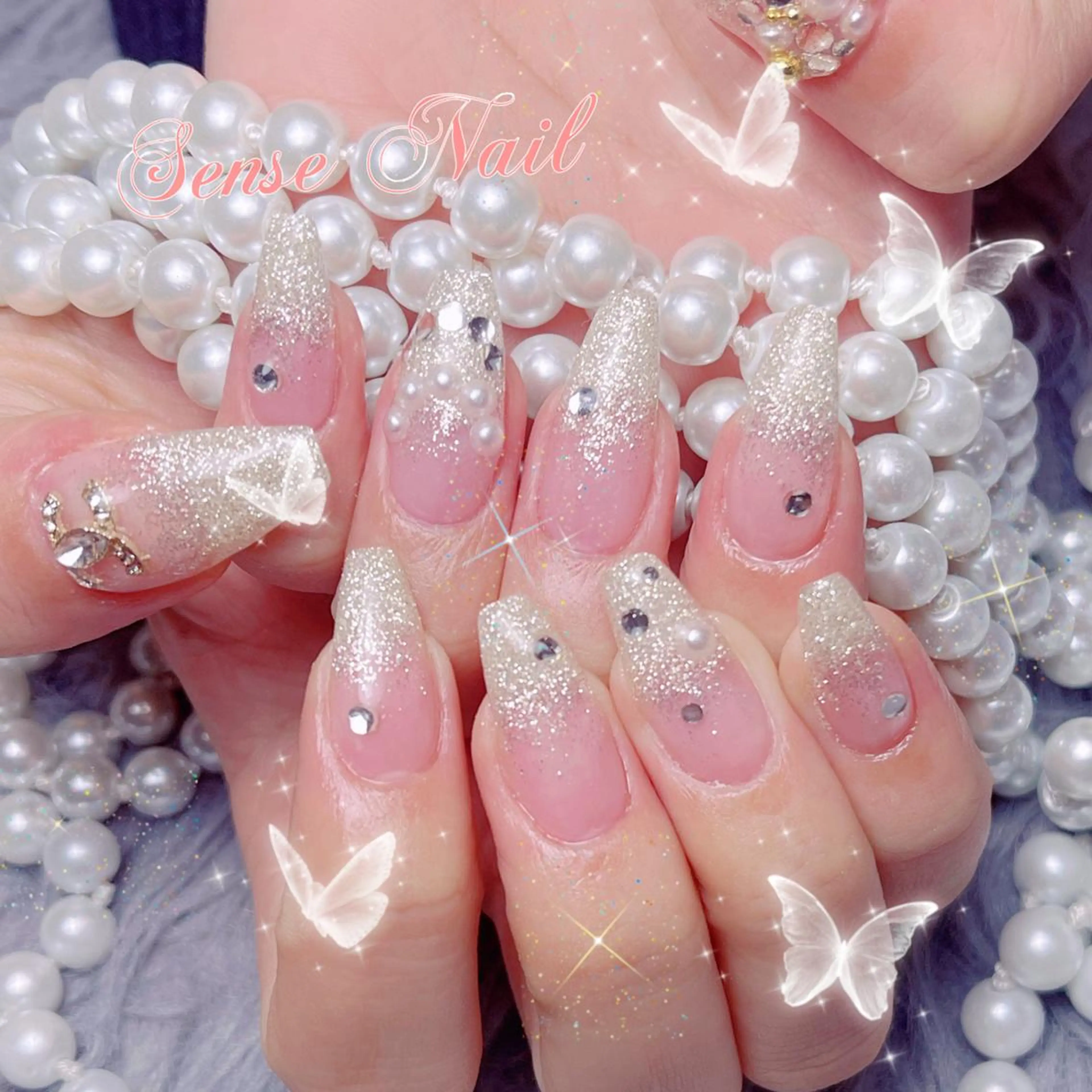 ネイル ハンドネイル ハンドケア Queening 🦋のネイルデザイン