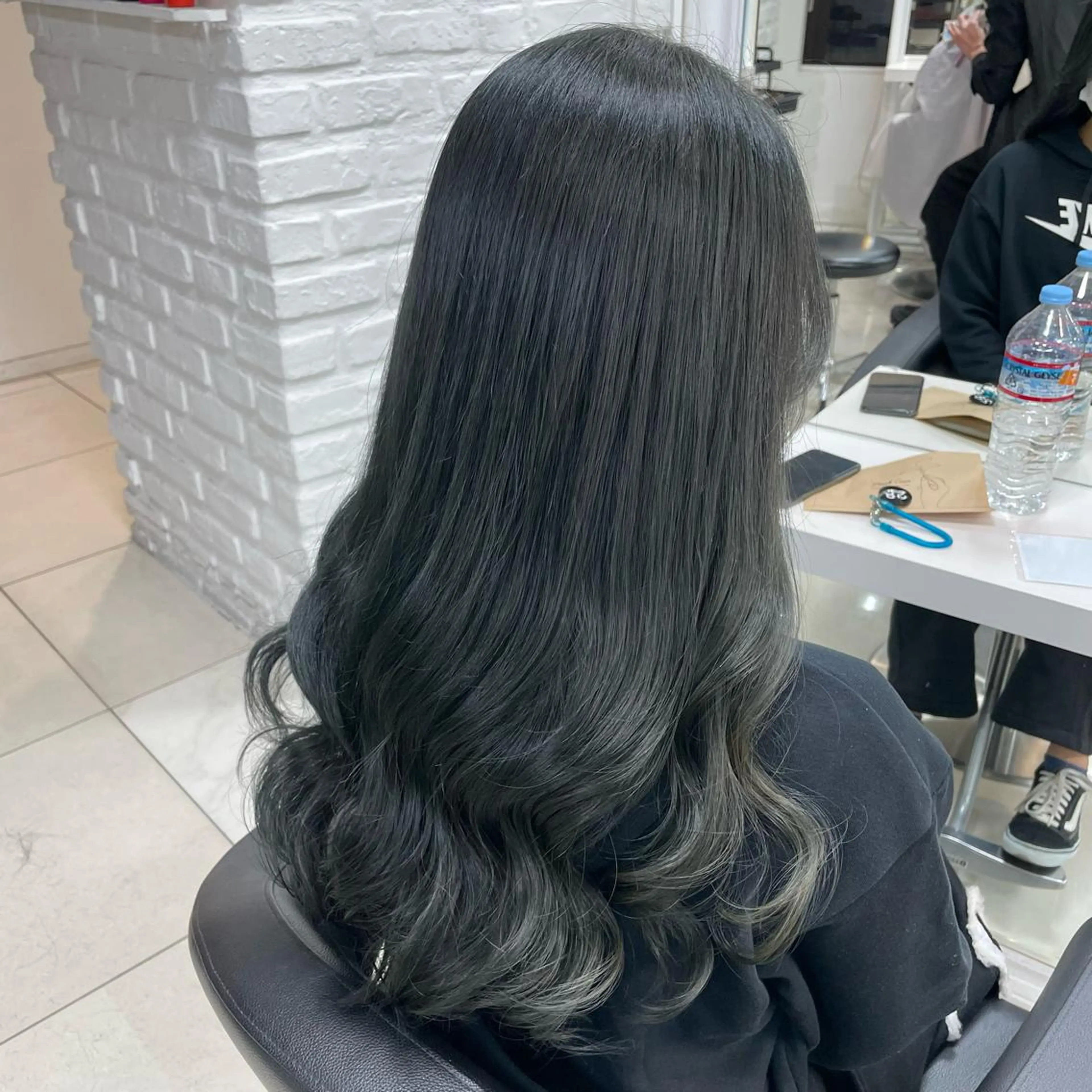 ロング カラー ブリーチ ブルーカラー ブルージュ ケアブリーチ インナーカラー カット ヘアカラー トリートメント 【髪質改善】 kasumi🌷🌷のヘアスタイル