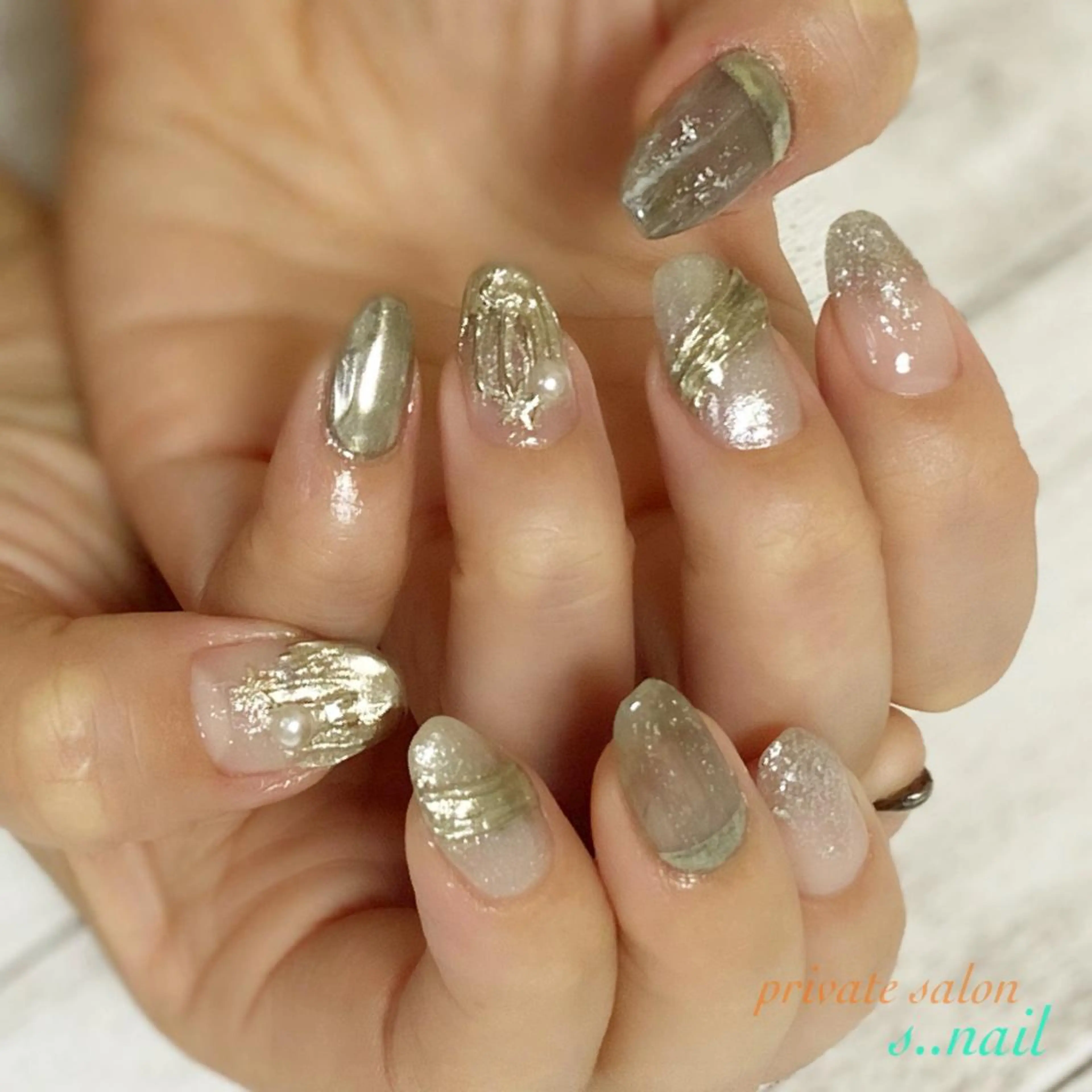 ネイル ニュアンスネイル シルバー ハンドネイル フットネイル s..nail / MORITAのネイルデザイン