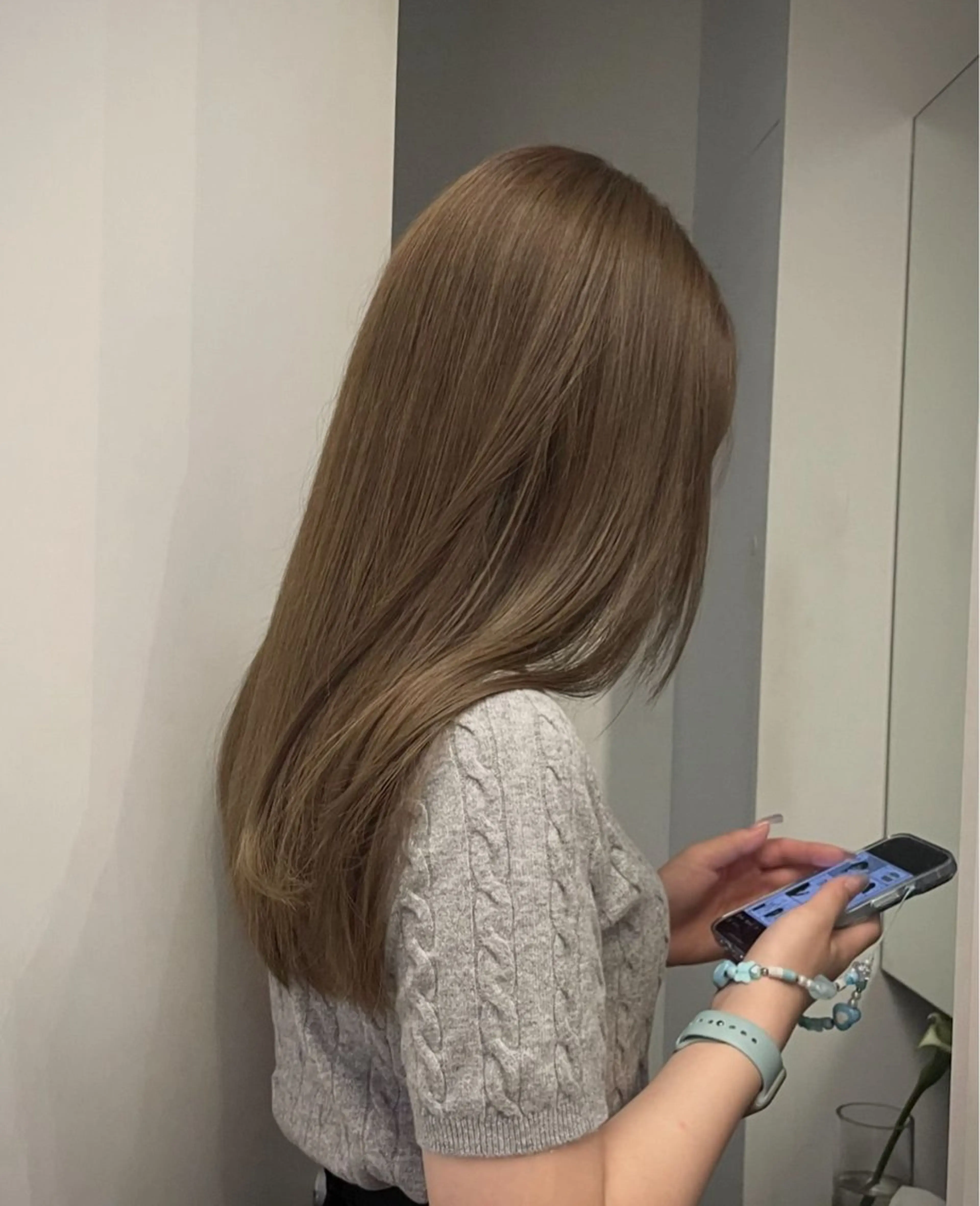 ロング カラー ブリーチ グレージュ ブリーチなしカラー 原宿/ケパーマ 🧺ユウマのヘアスタイル