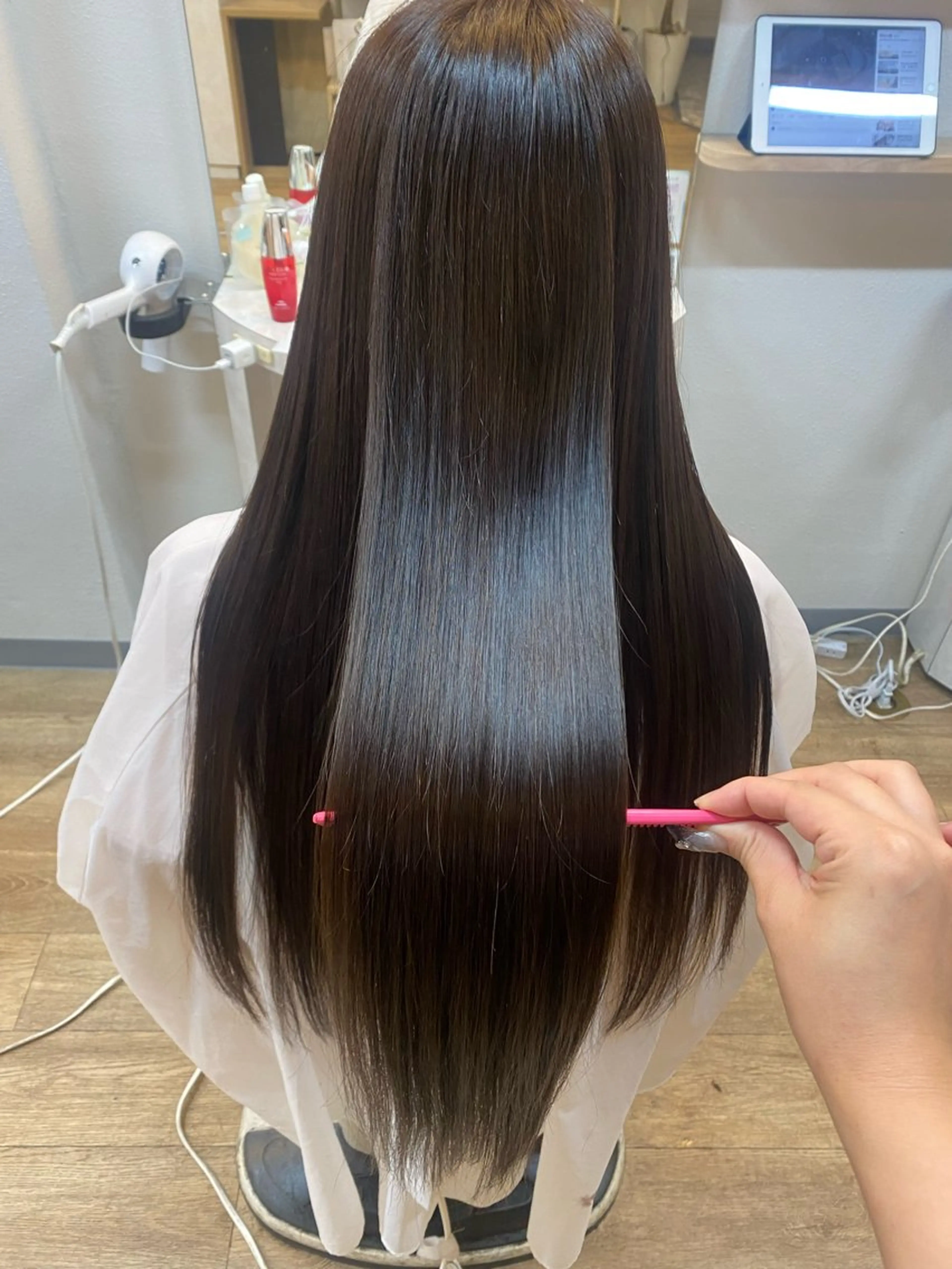 セミロング カラー ブリーチなし透明感 🕊ワダ　ユイのヘアスタイル