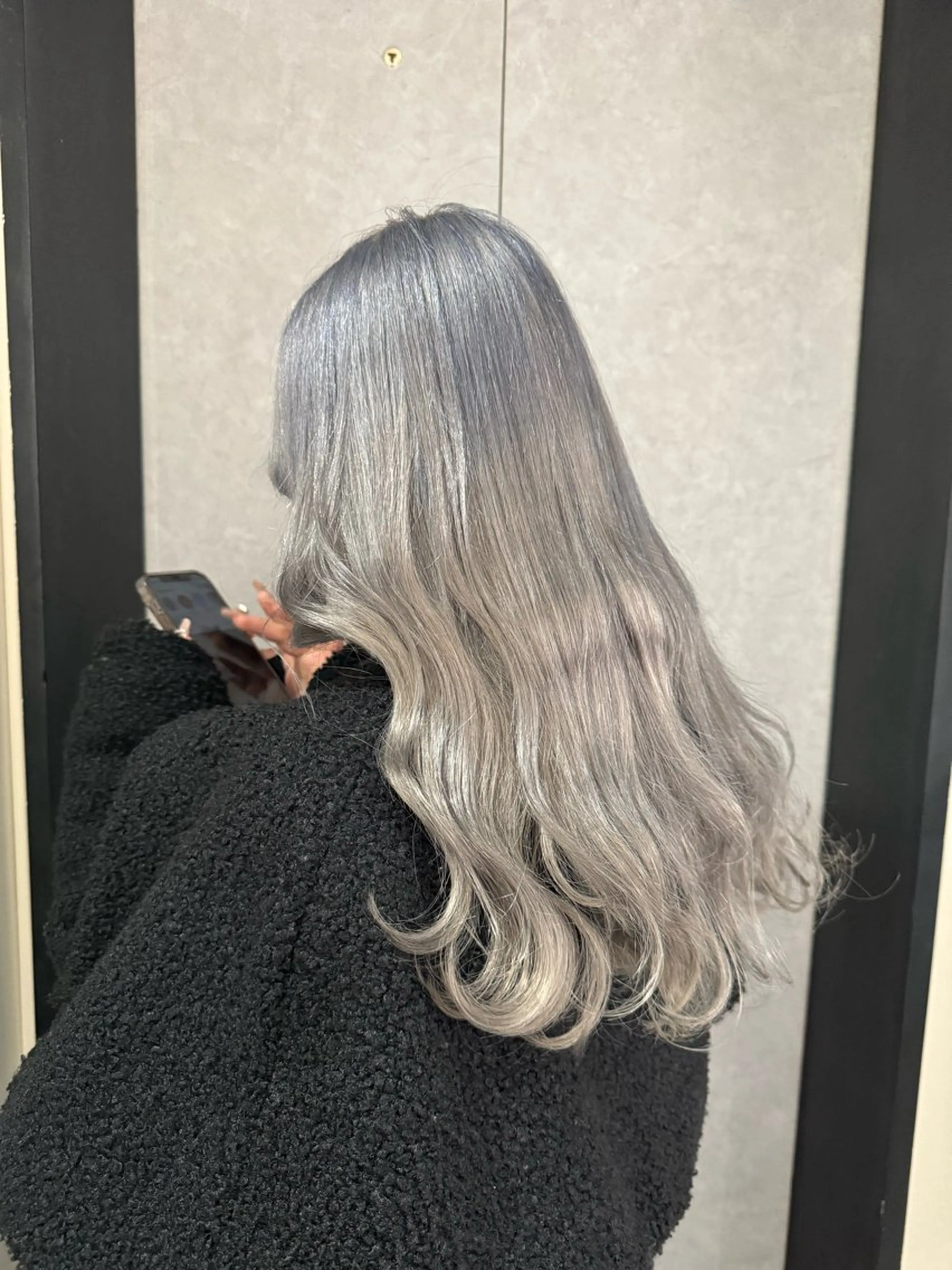 ロング ヘアカラー ブリーチ🔥ベージュ /グレー/daikiのヘアスタイル