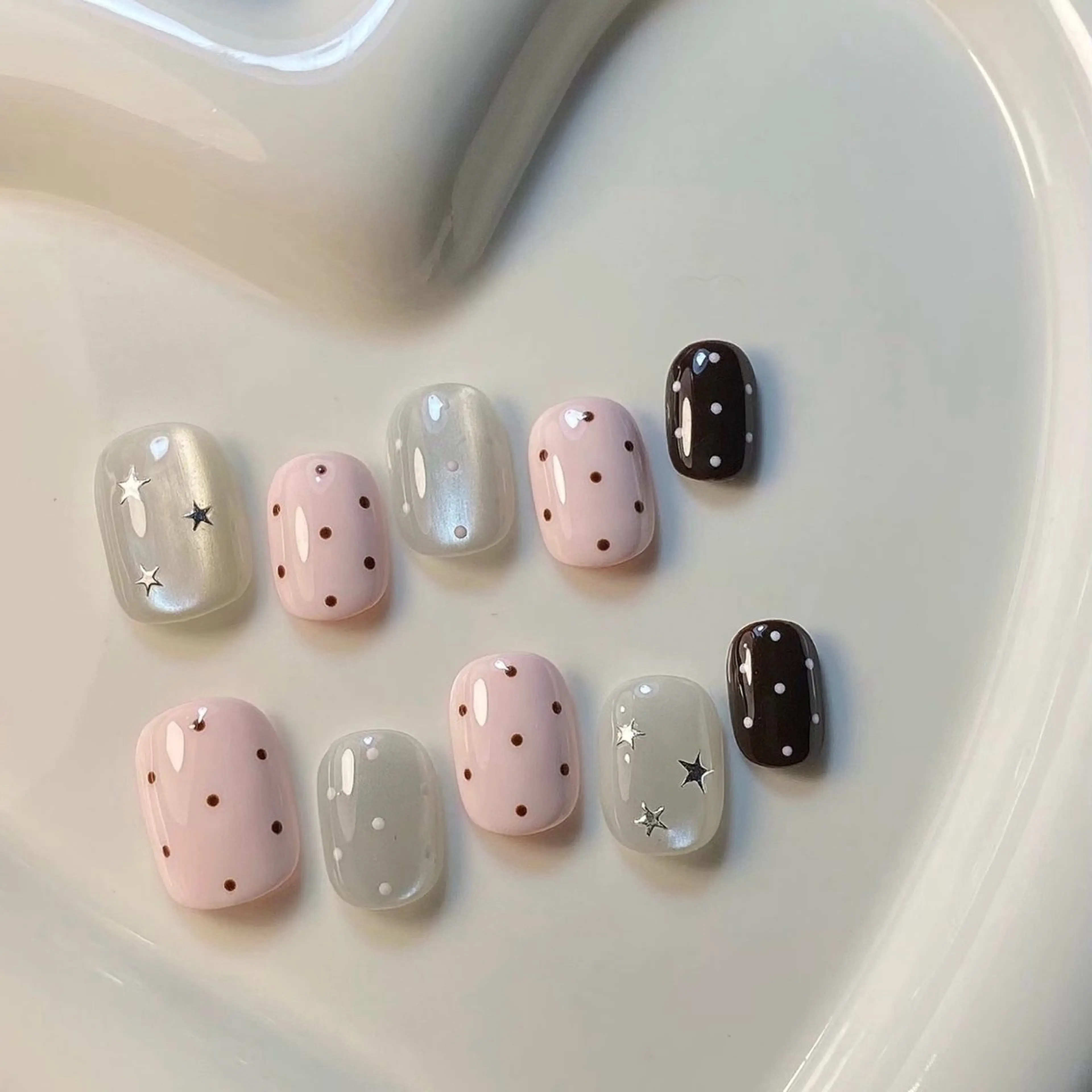 ネイル ブラウン ドット ピンク シルバー ネイルチップ Best  nail 結衣のマツエク・マツパデザイン