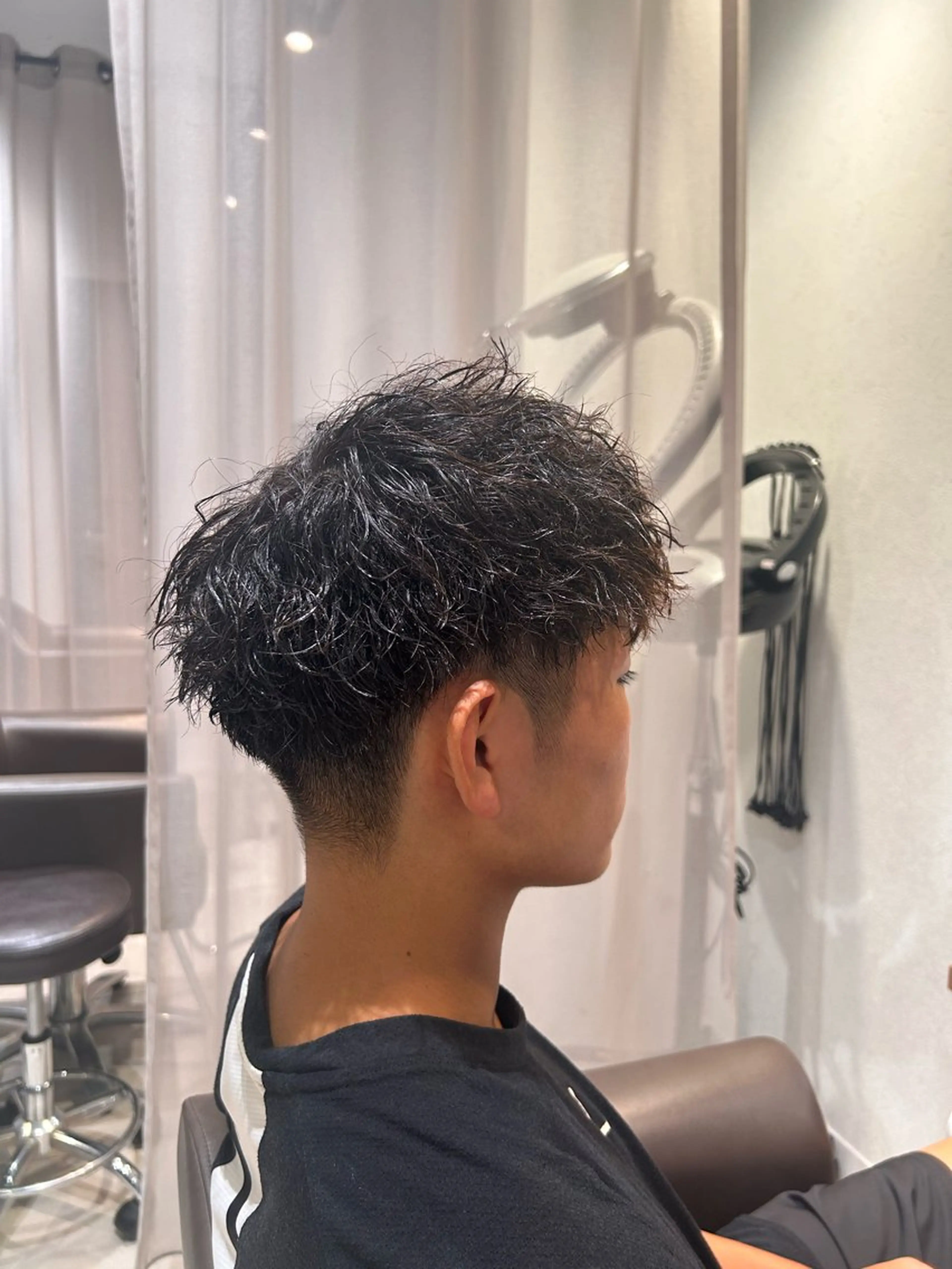 ショート パーマ メンズ メンズパーマ ツイストスパイラルパーマ スパイラルパーマ 保坂 駿太郎のヘアスタイル