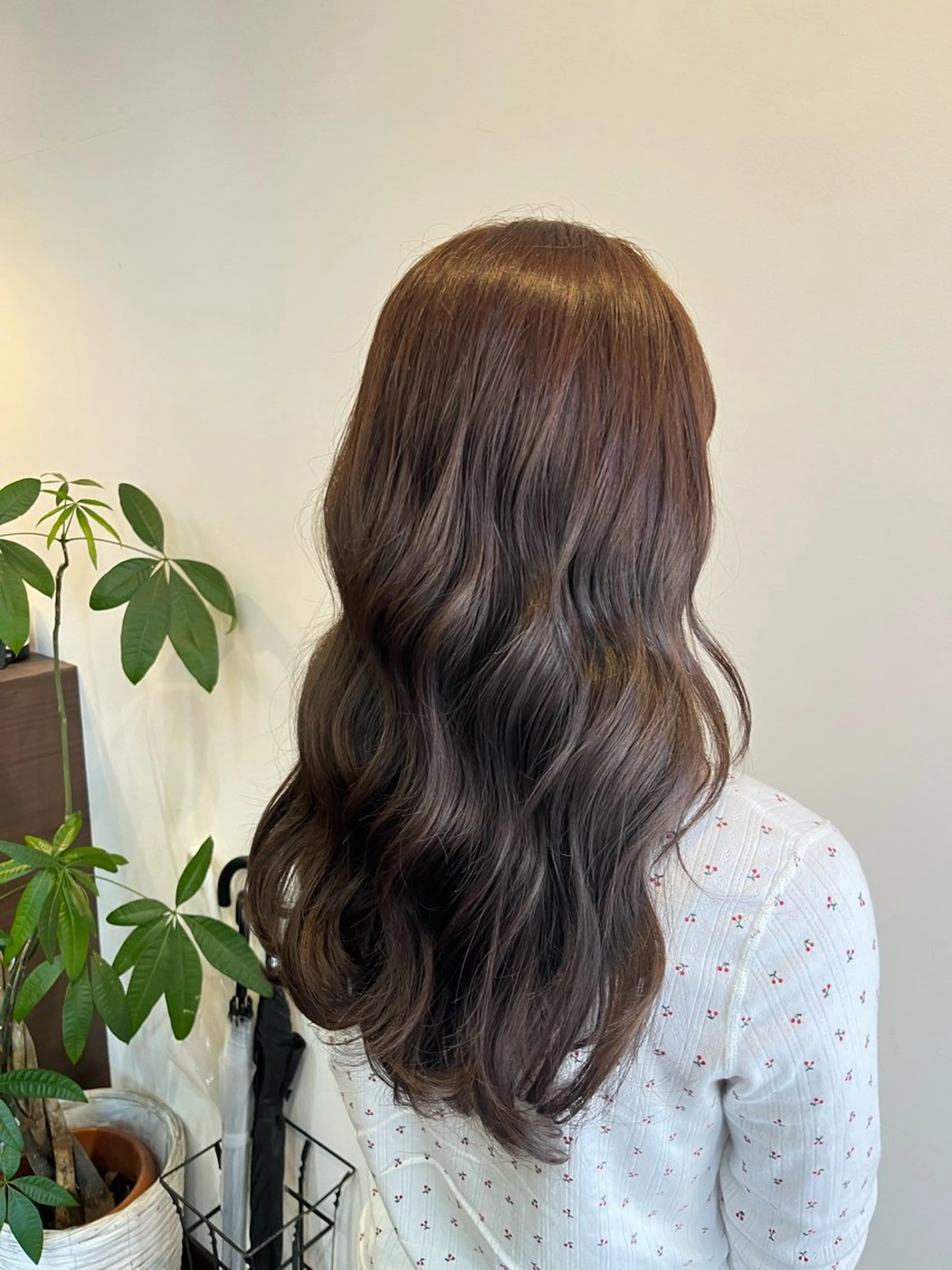 ロング カット ヘアカラー 金岡 碧のヘアスタイル