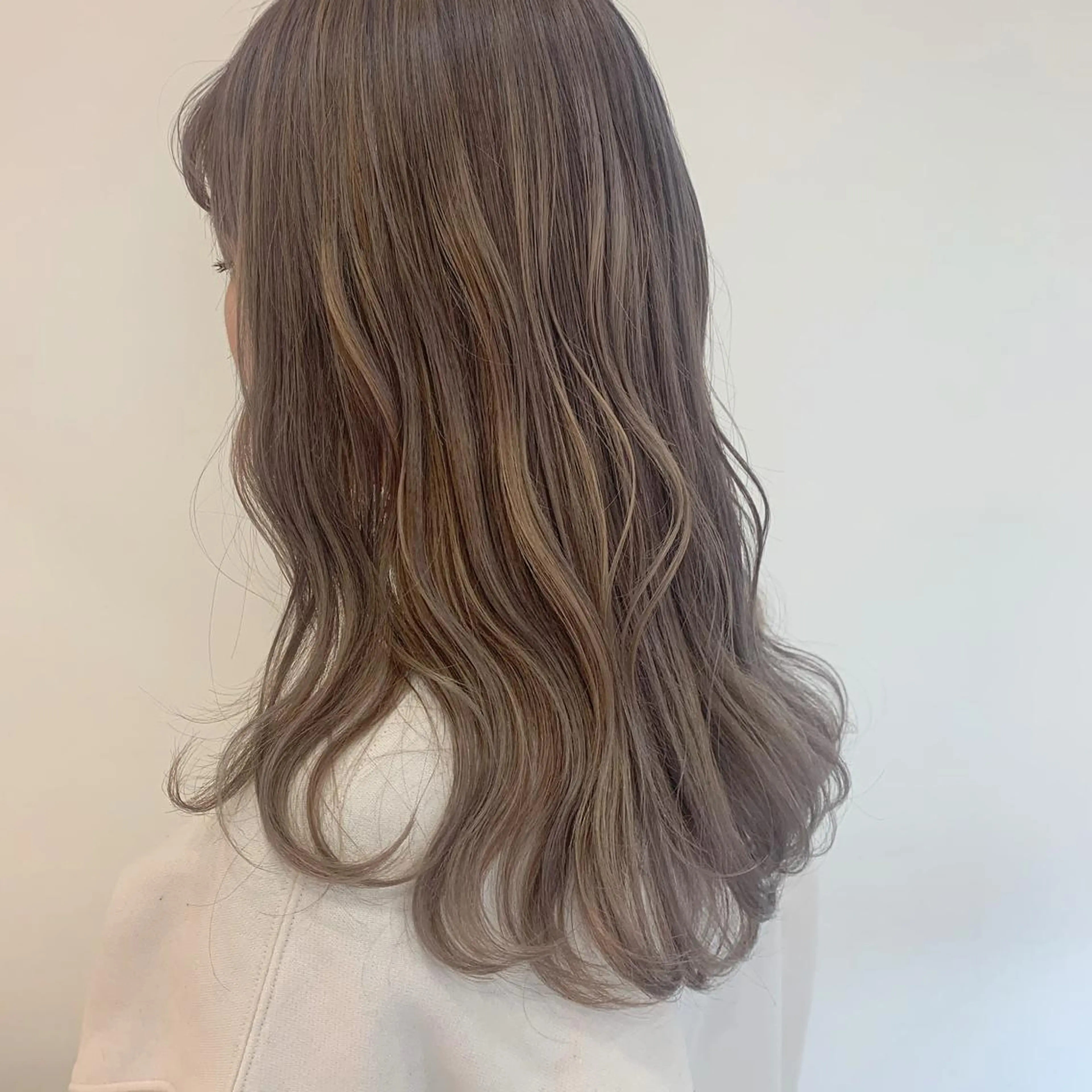 ロング カラー ヘアアレンジ ヘアカラー 馴染ませNo.1🧃 エクステ・アレンジのヘアスタイル