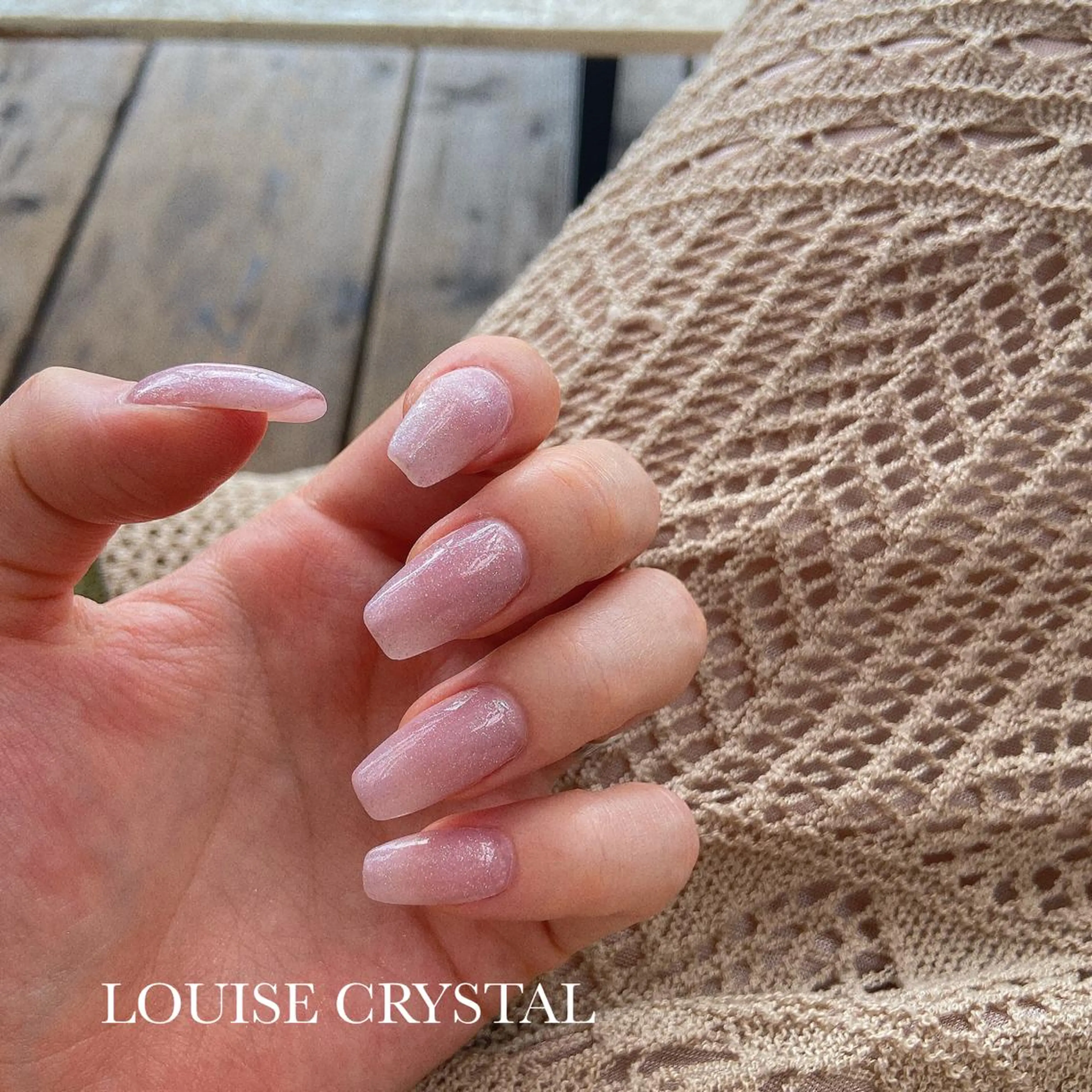 ネイル ハンドネイル LOUISE CRYSTALのネイルデザイン