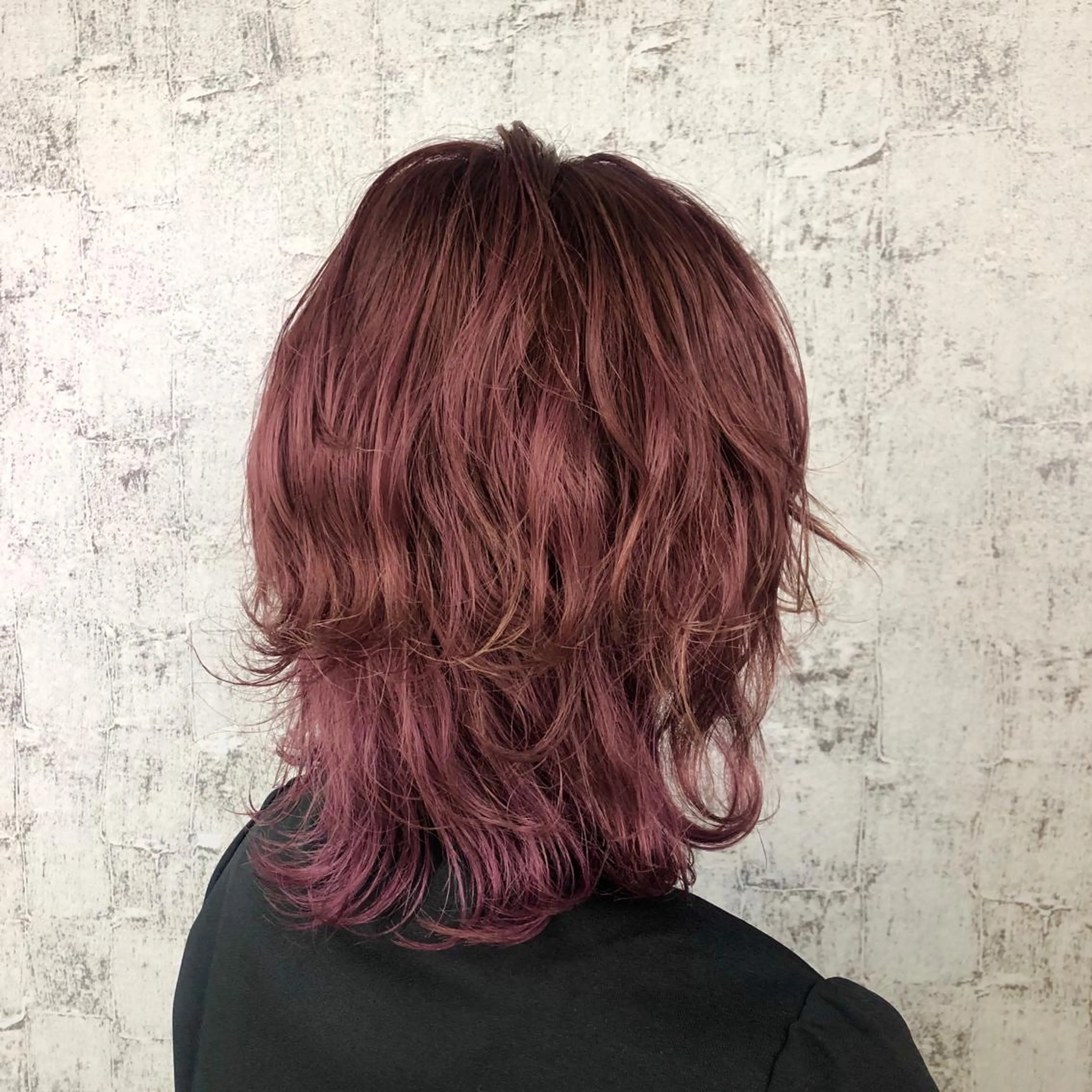 ミディアム カラー ブリーチ イルミナカラー 小顔レイヤー/ ベージュ🤍Rieのヘアスタイル