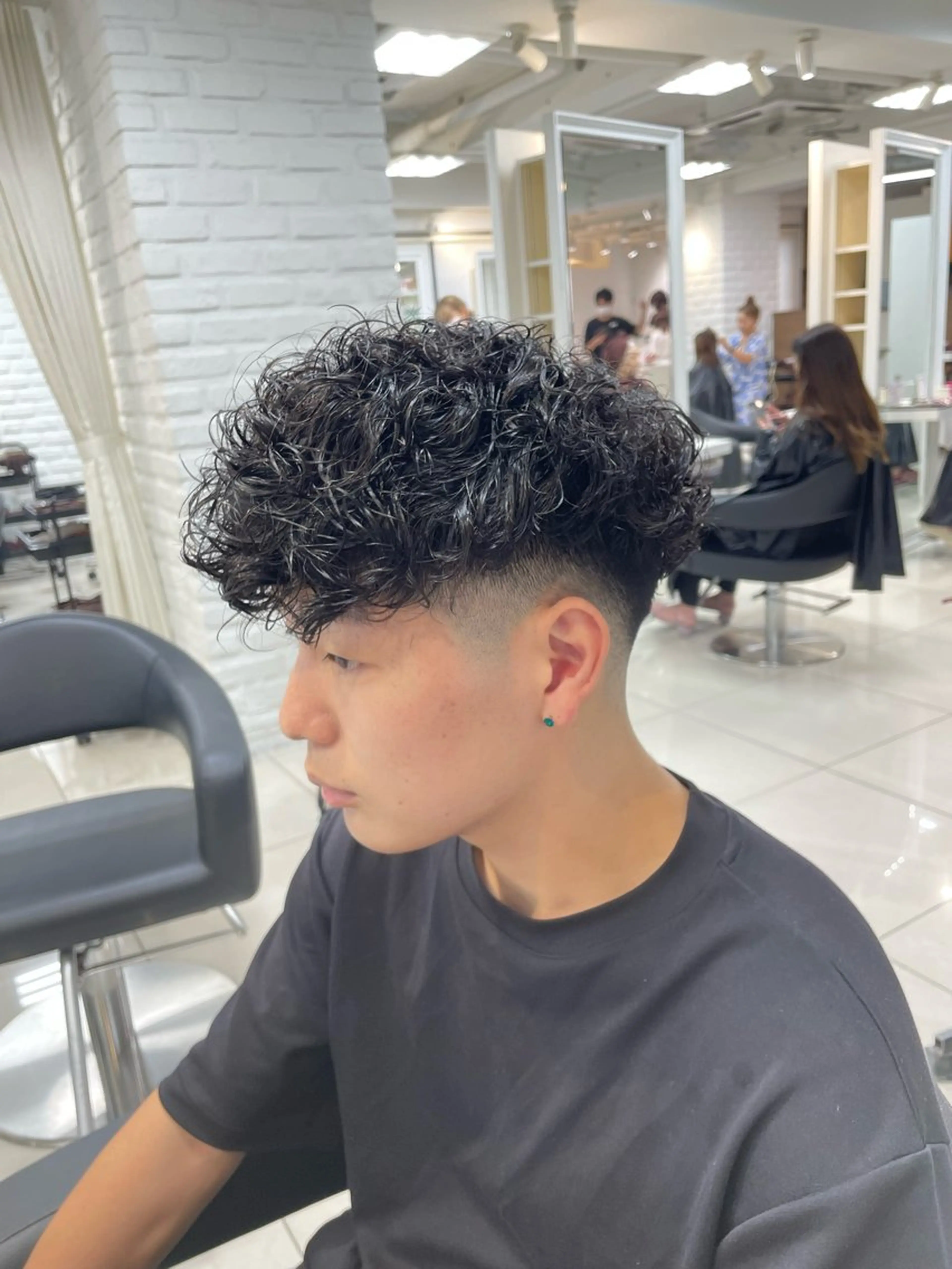 ショート パーマ メンズ スペインカール カット パーマ フェザーパーマ職人 🪶ryosukeのヘアスタイル